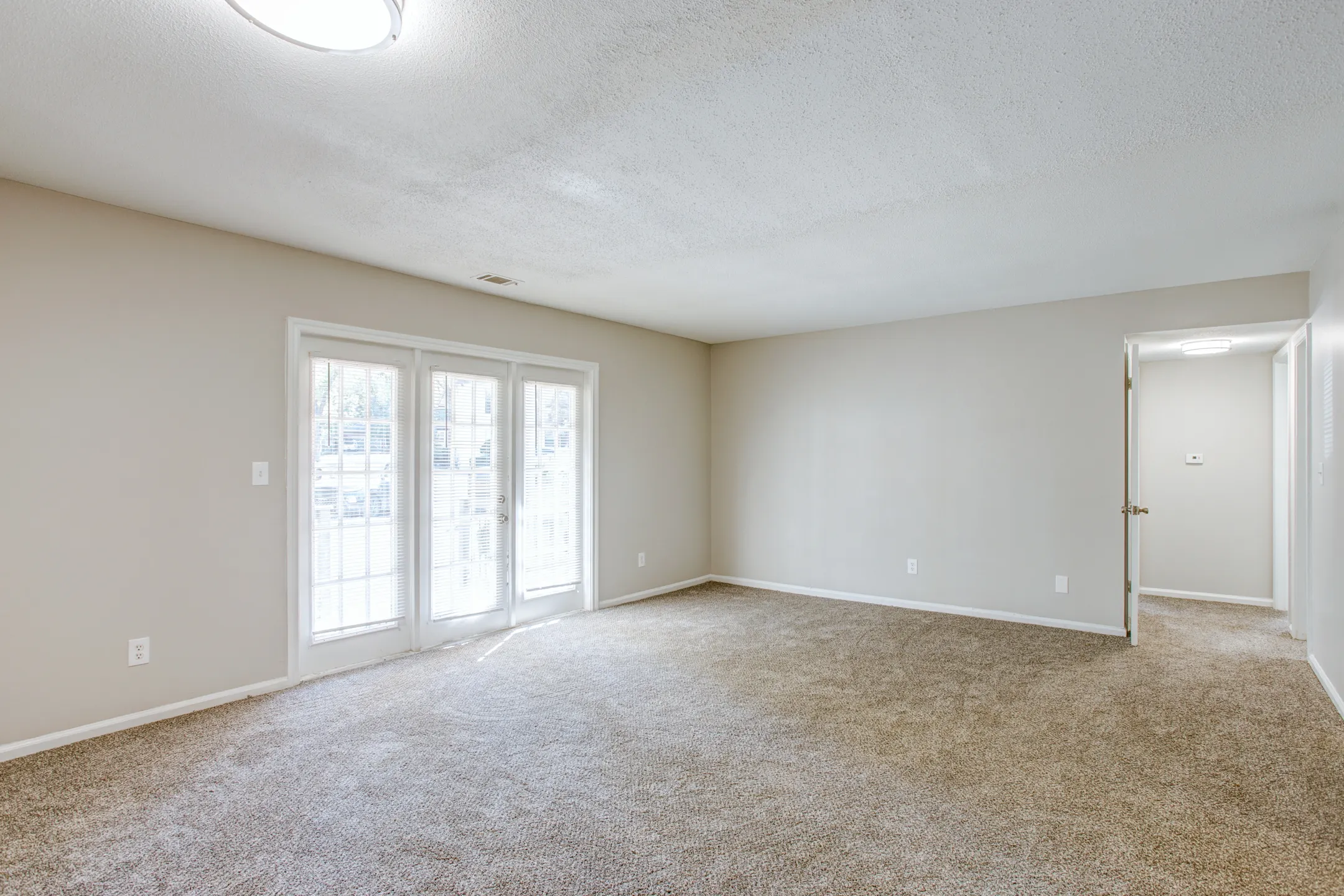 The Onyx at 67 Apartments Shawnee, KS 66203