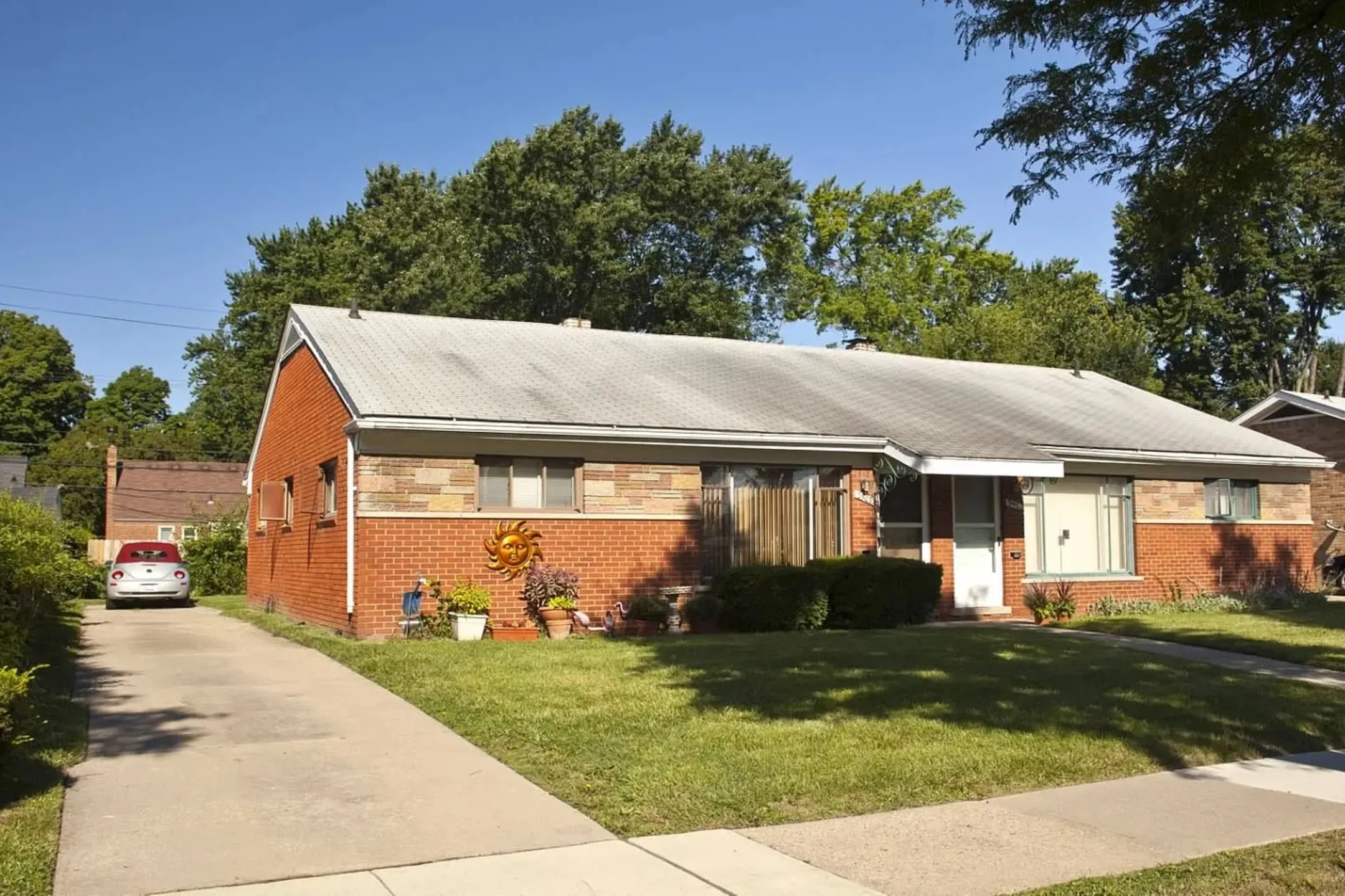 Campbell Row Apartments 2603 N Campbell Rd Royal Oak, MI Apartments