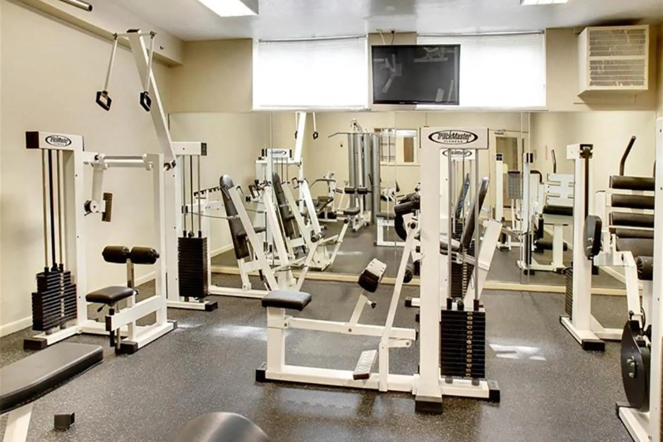 Fitness Weight Room - Gates Mills Place - Mayfield Heights, OH
