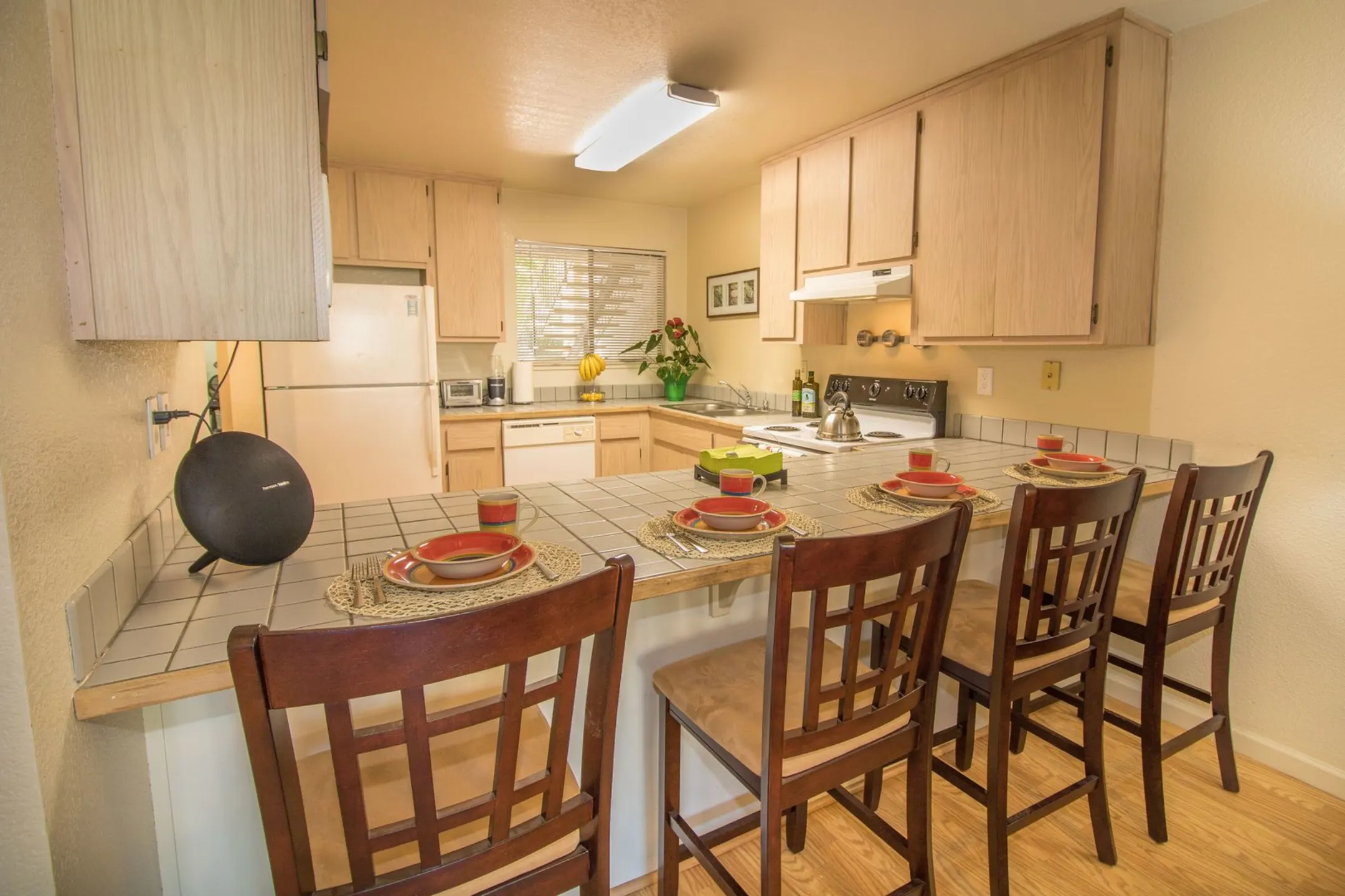 Pomona West College Apartments 815 Pomona Ave Chico, CA Apartments