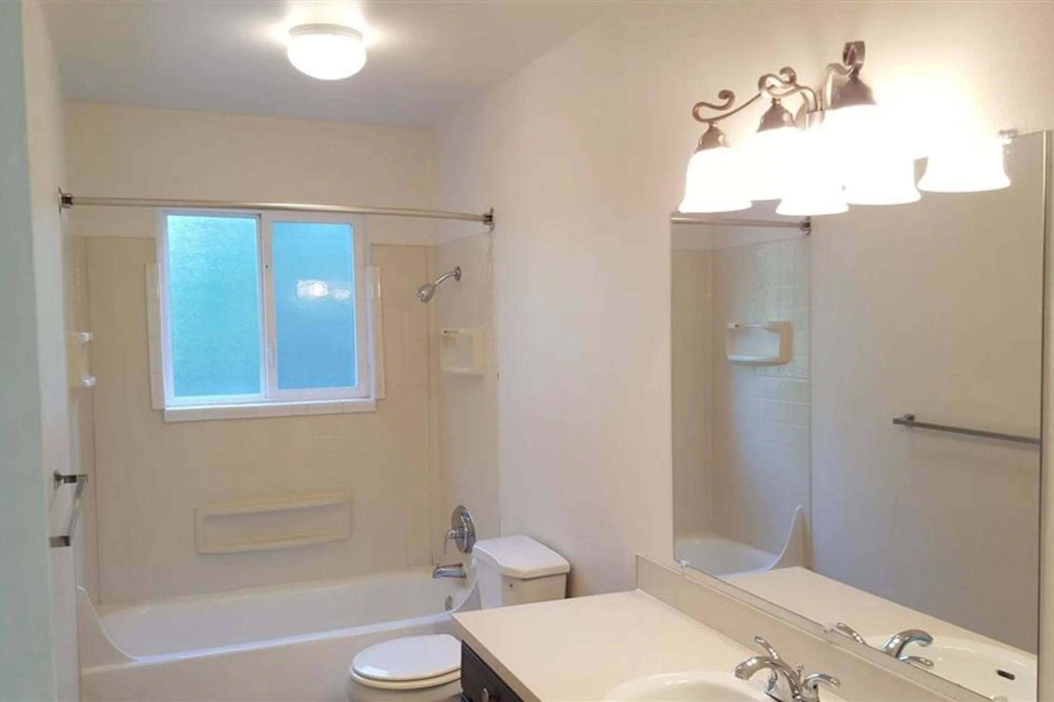 Bathroom - Ashley Court - Portland, OR