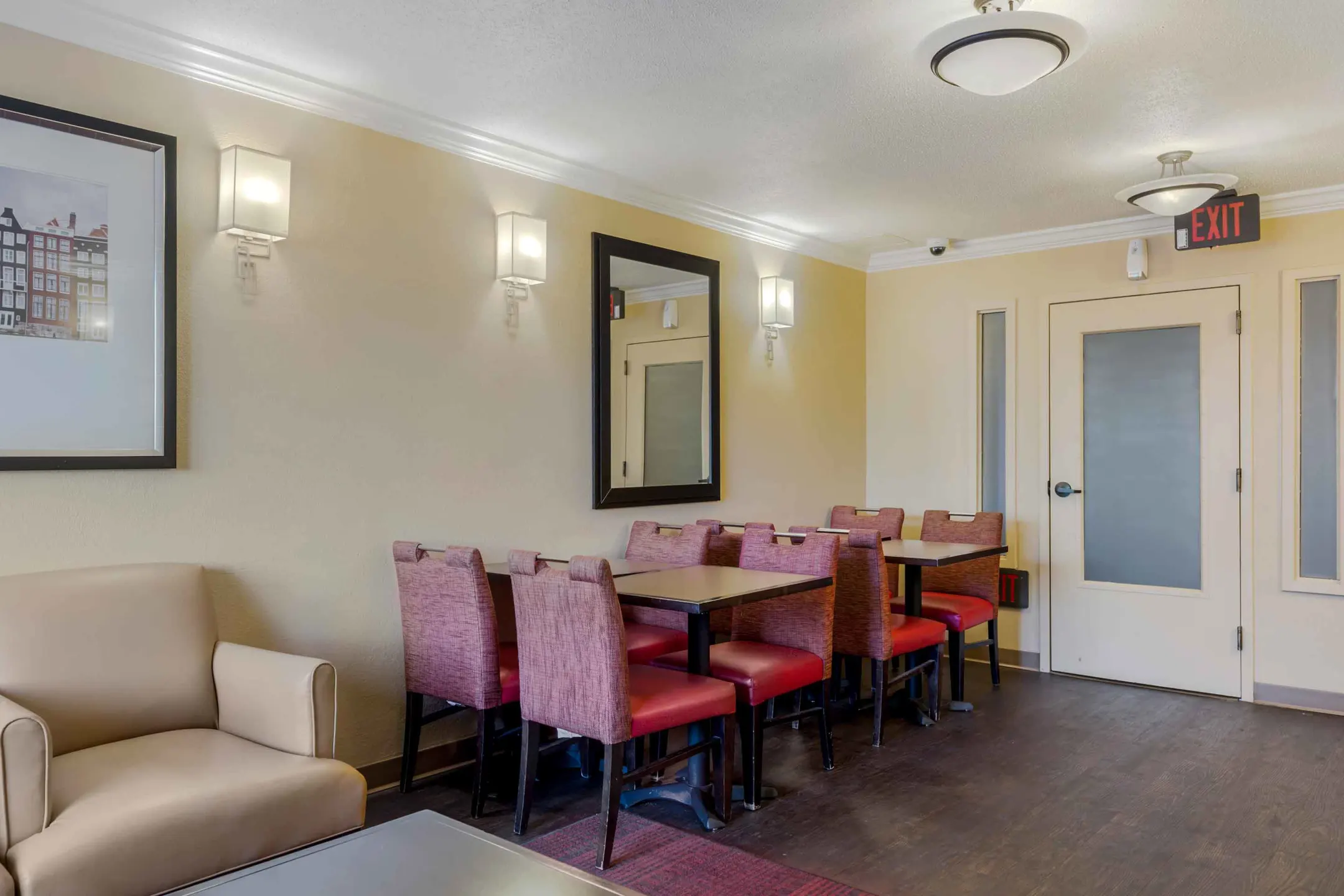 Furnished Studio Boston Waltham 52 4th Ave. Apartments Waltham, MA 02451