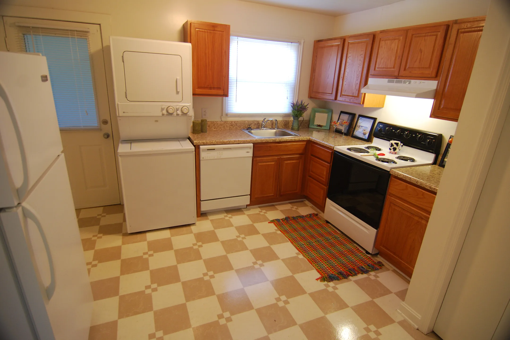 Colonial Square 10809 King William Rd Aylett, VA Apartments for