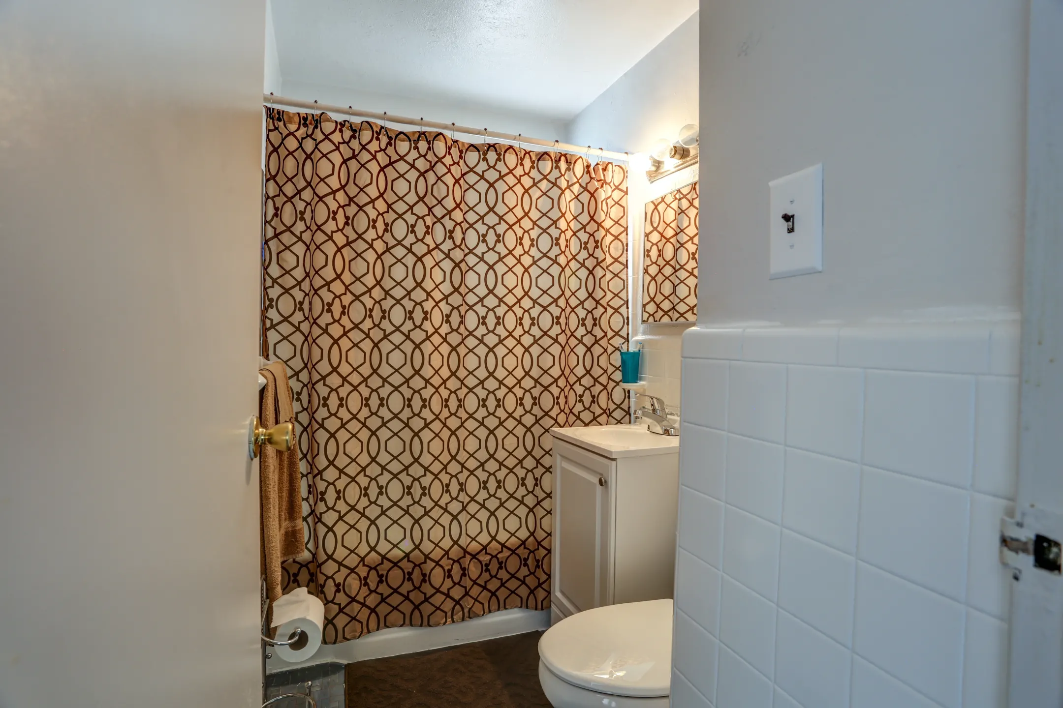 Bathroom - Penn Garden Apartments - Pennsauken, NJ