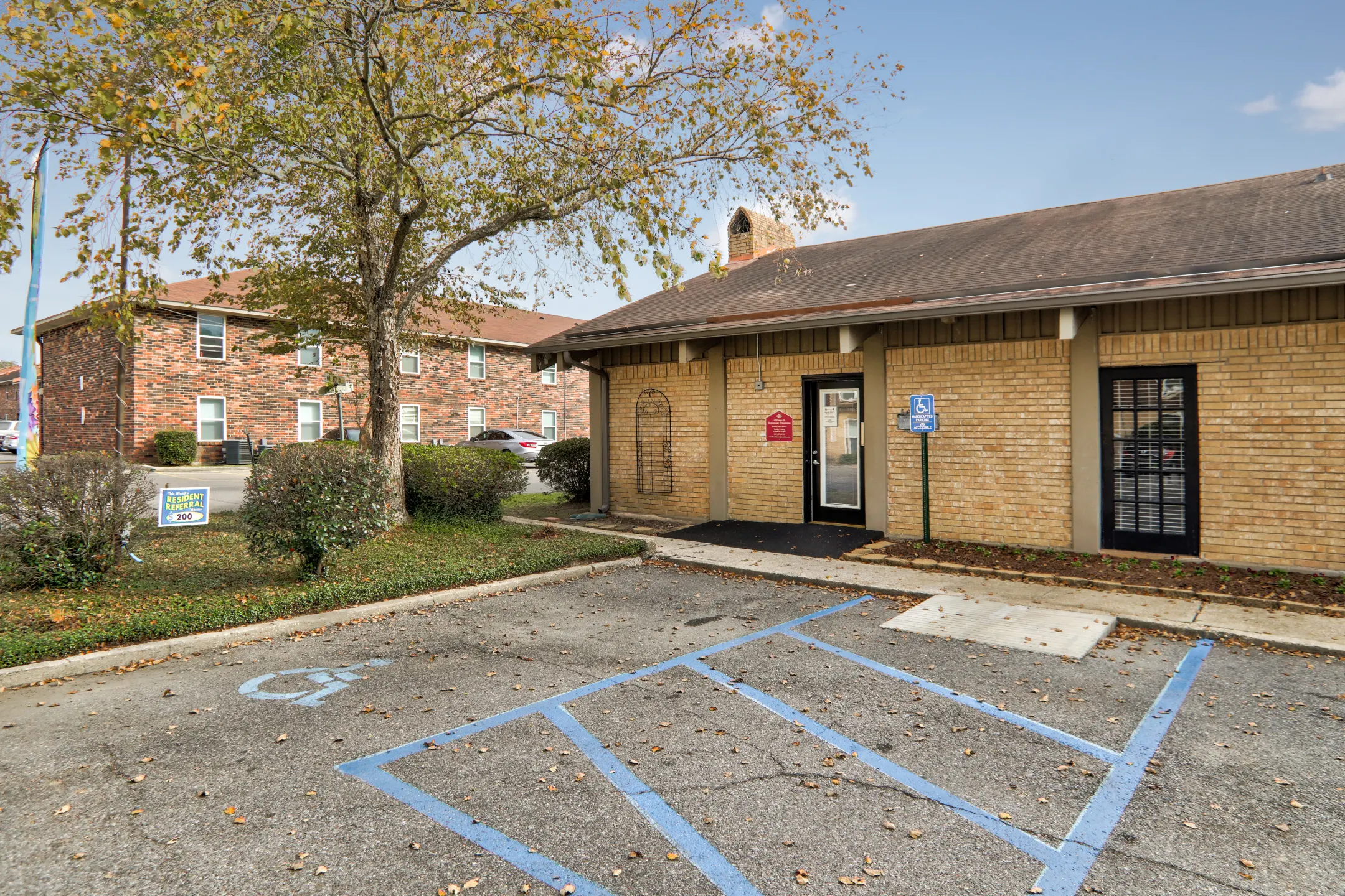 Broadmoor Plantation 10530 Florida Blvd Baton Rouge, LA Apartments