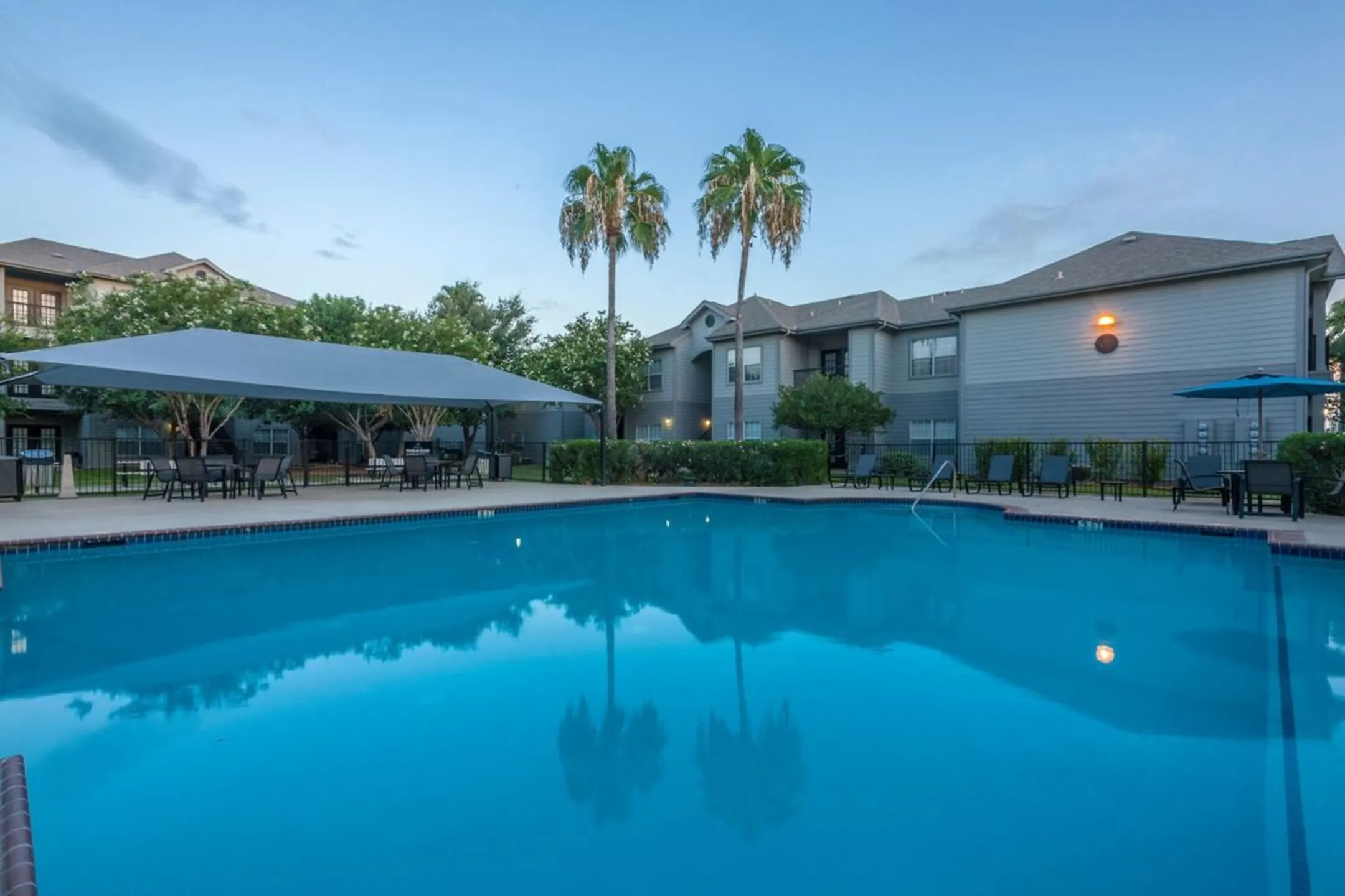 Lago Del Mar Apartments - Laredo, TX 78041