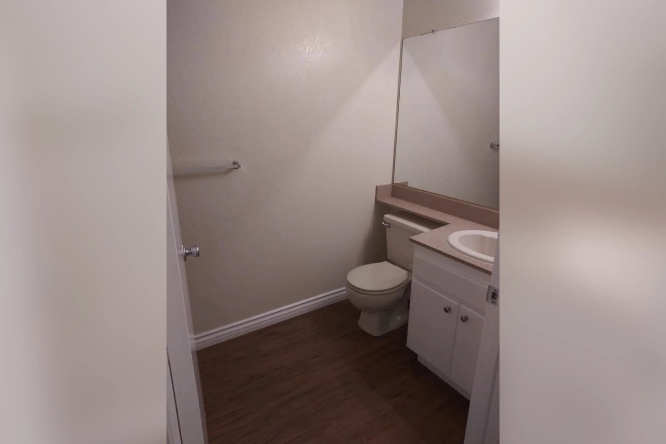 Bathroom - Chateau Spring Gardens - La Mesa, CA