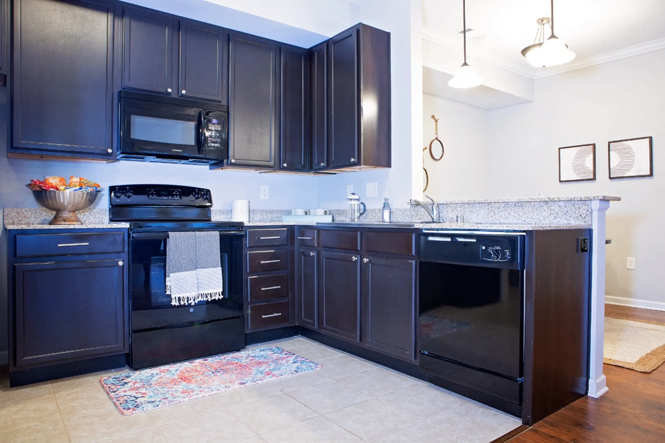 Kitchen - Cumberland Trace Village Apartments - Bowling Green, KY