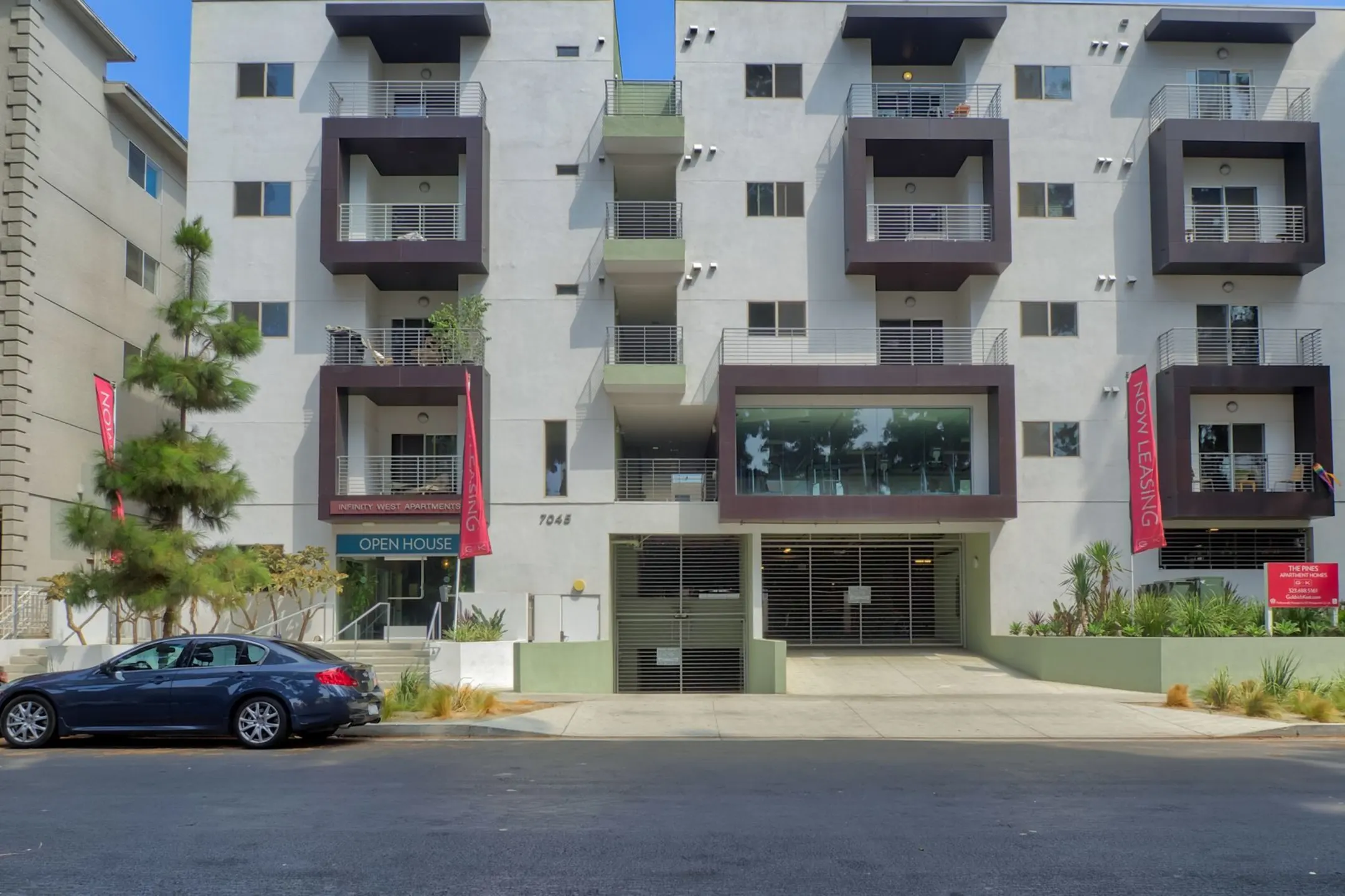 Building - The Pines Apartments - Los Angeles, CA