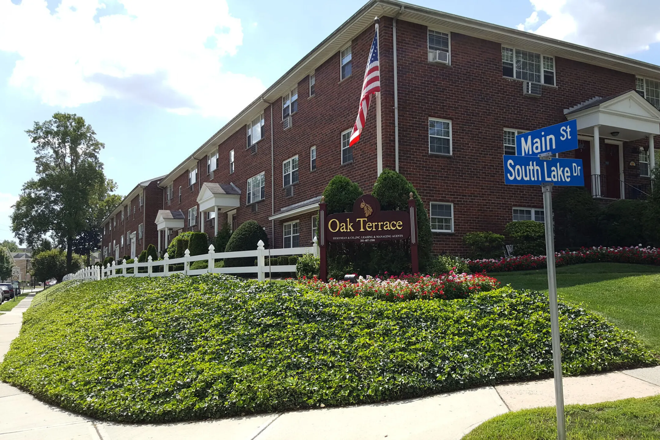 Community Signage - Oak Terrace - Hackensack, NJ