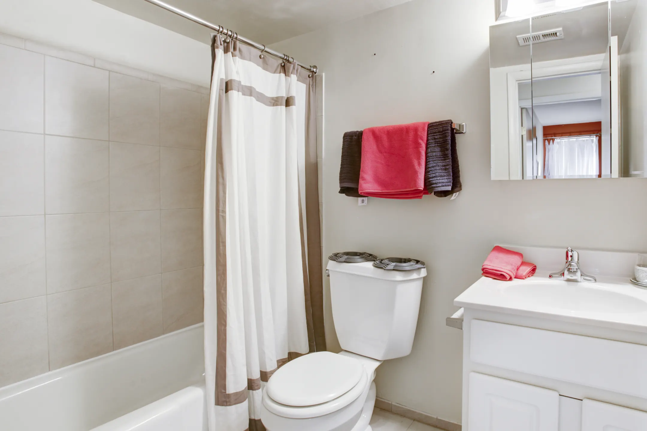 Bathroom - The Apartments at Elmwood Terrace/Hunters Glen - Frederick, MD