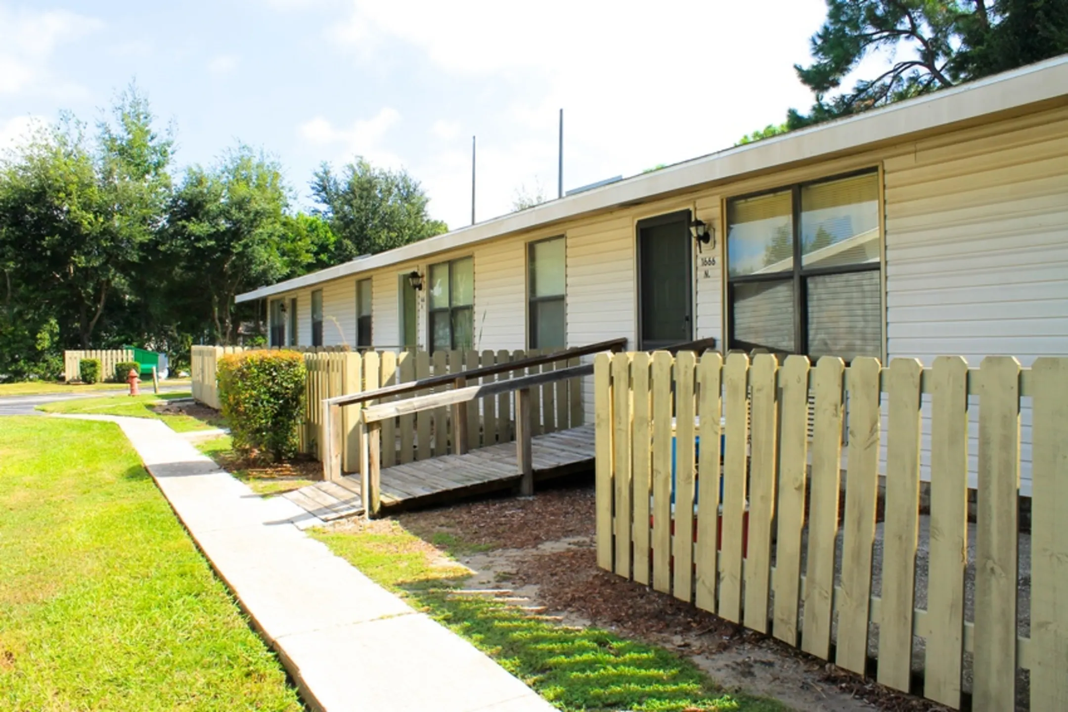 Lakewood Apartments Apartments Brandon, FL 33510