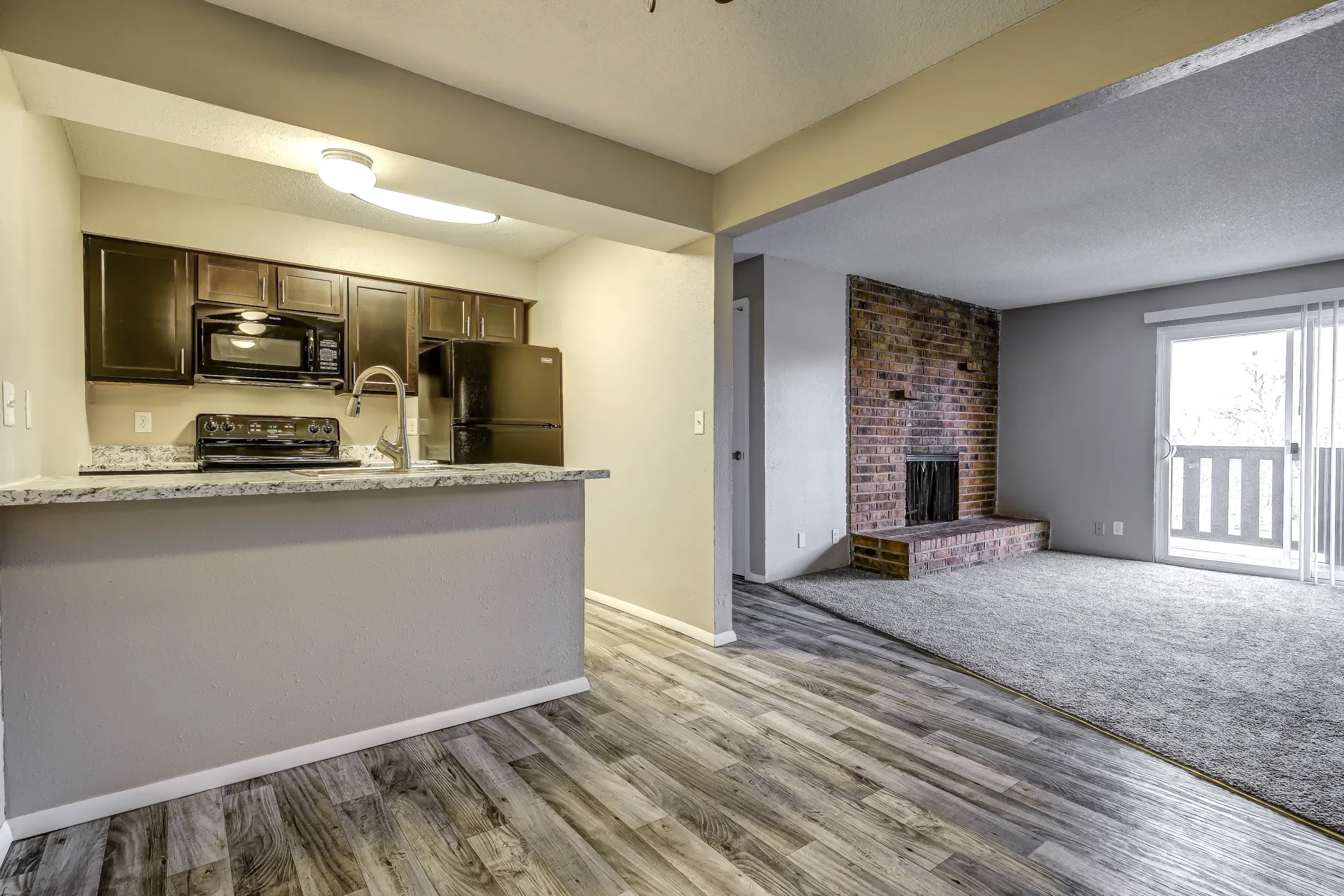 Kitchen - Brickstone Apartments - Wichita, KS