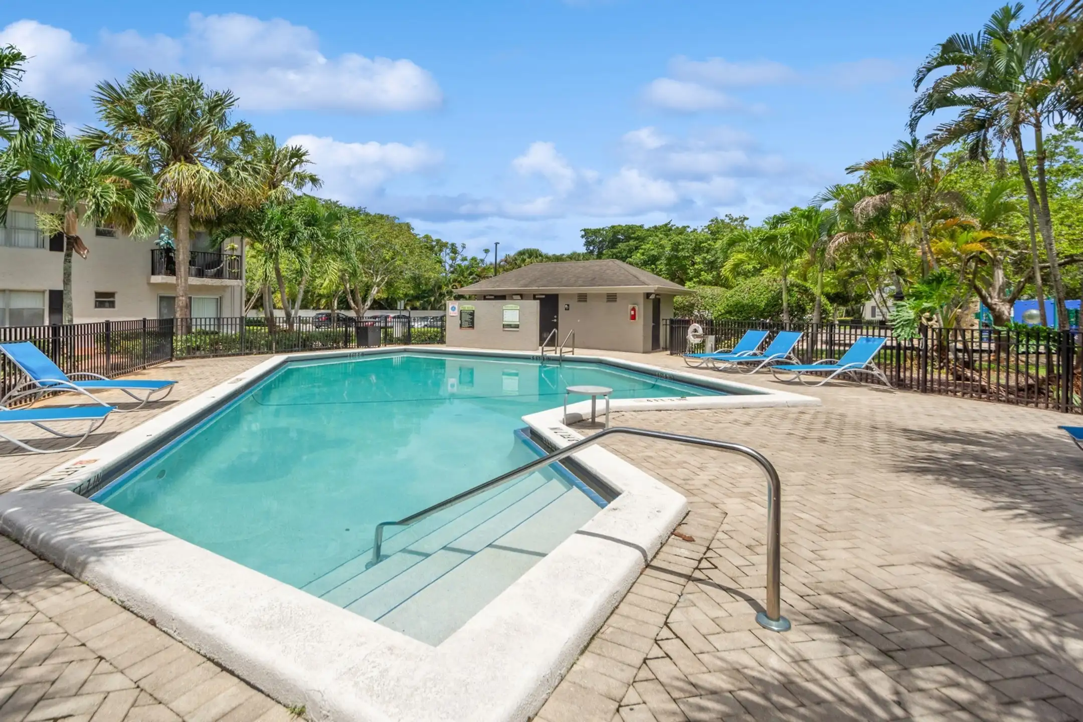 Plantation Gardens Apartment Homes 7616 NW 5th St Plantation, FL