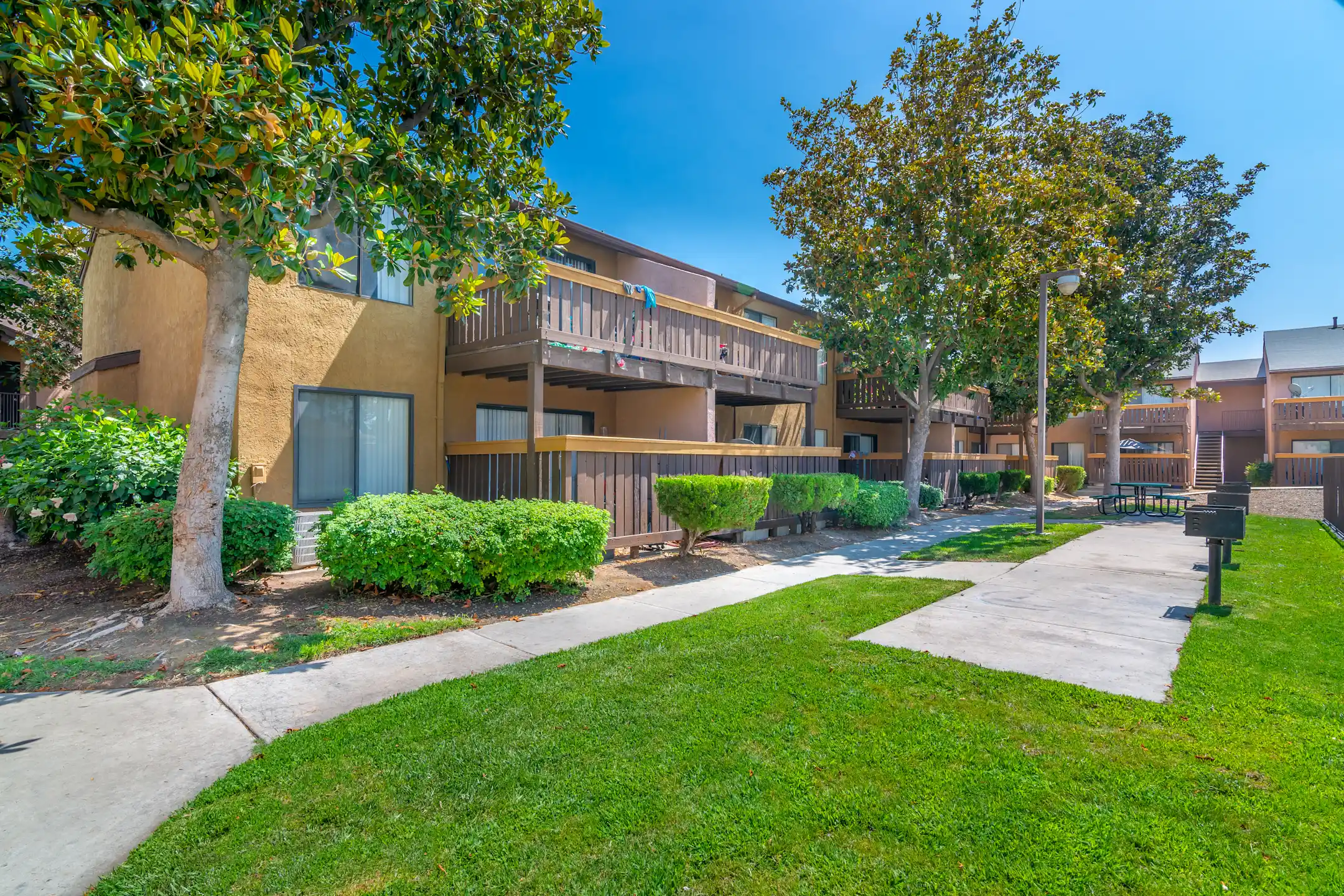 Ascot Park Apartments 1422 E 9th St San Bernardino, CA Apartments