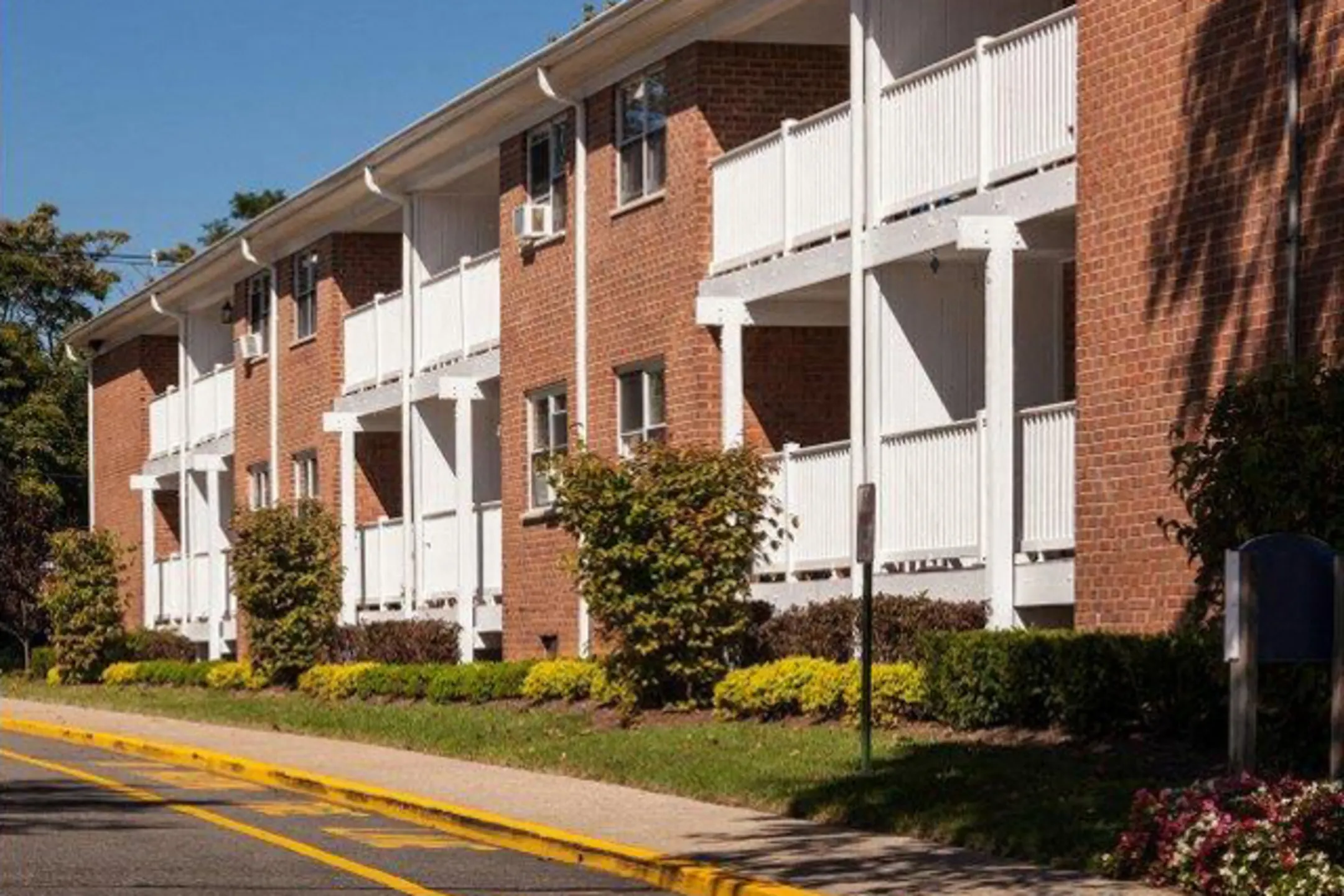 Crestview Apartments Apartments Parlin, NJ 08859