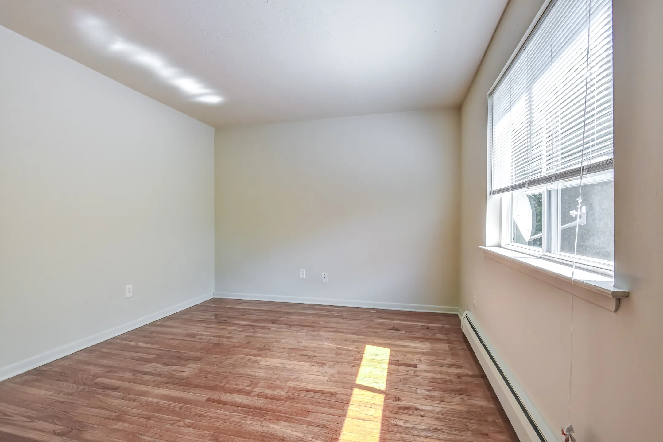 Woodbury Apartments Woodbury Circle Middletown, CT Apartments for