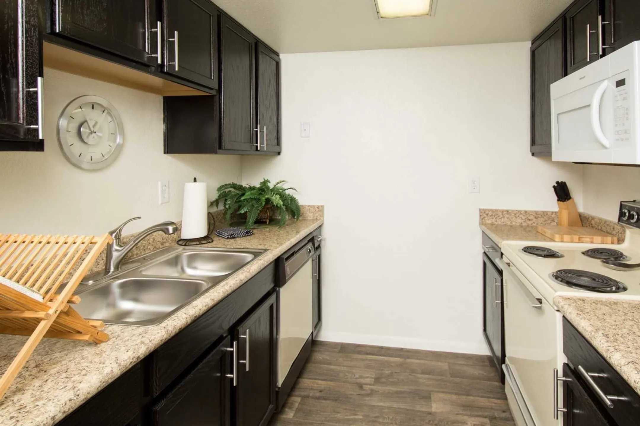 Kitchen - Country Club Meadows - Flagstaff, AZ