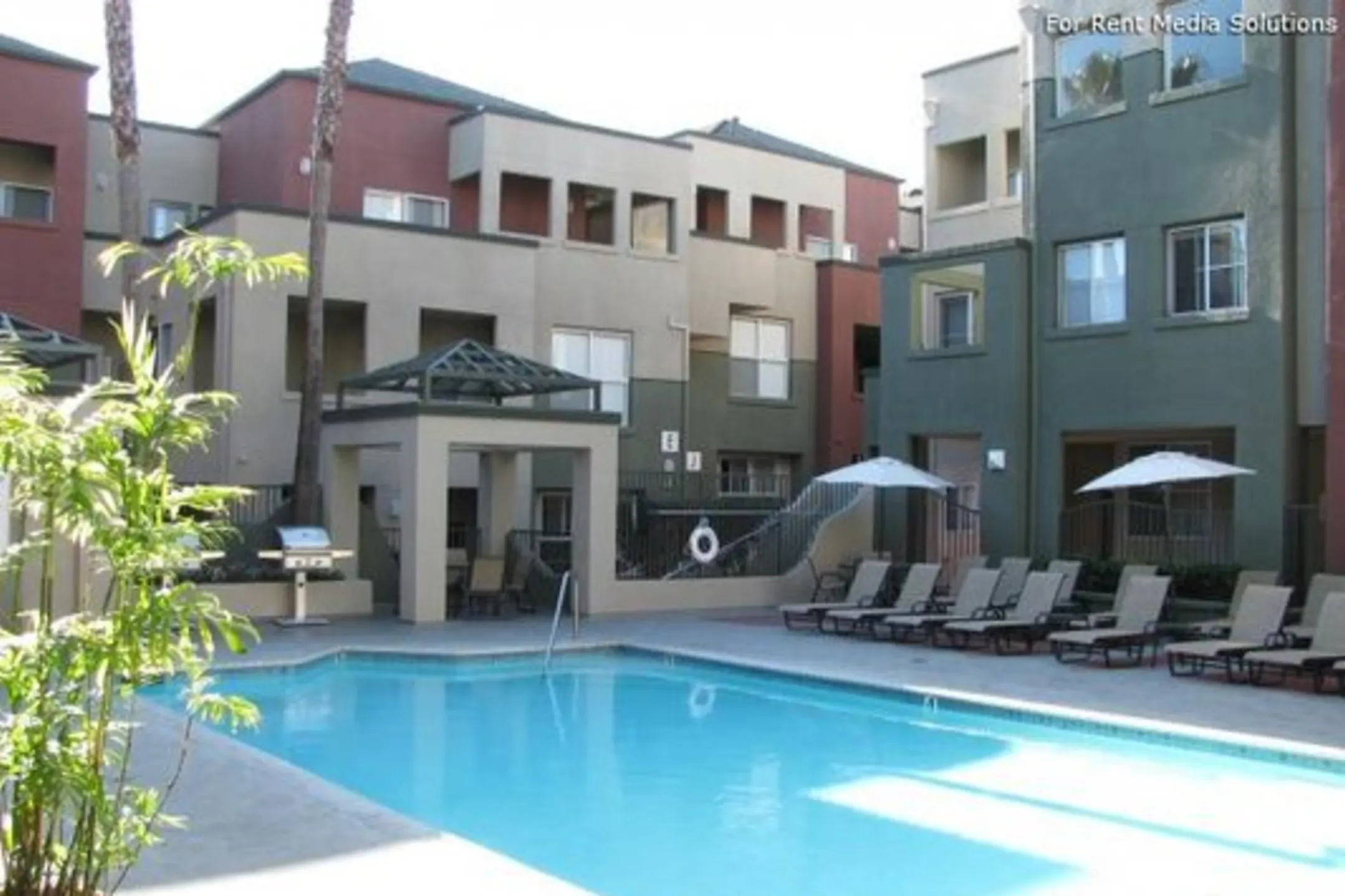 Pool - CentrePointe Apartments - Los Angeles, CA