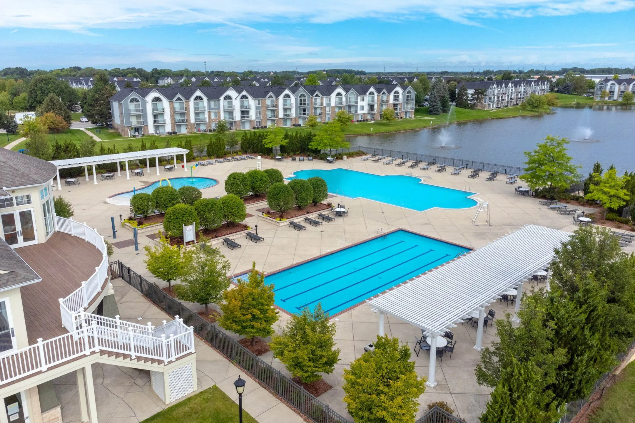 The Harbours 44530 Bayview Ave Clinton Township, MI Apartments for