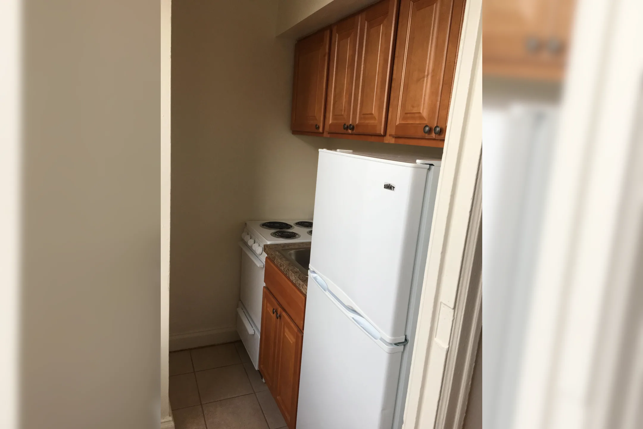 Kitchen - Chancellor Apartments - Philadelphia, PA