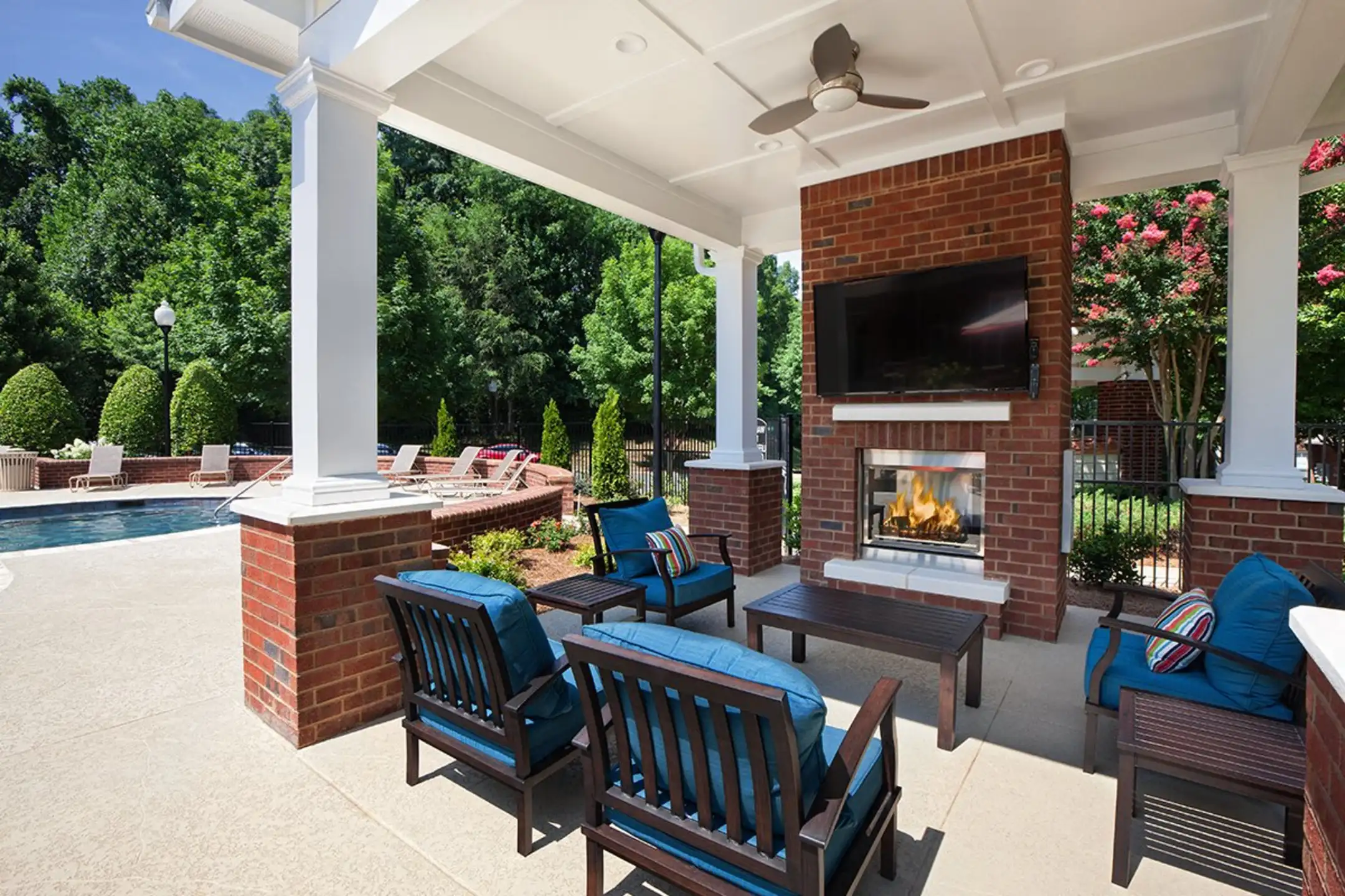 Patio / Deck - Bexley Commons At Rosedale - Huntersville, NC