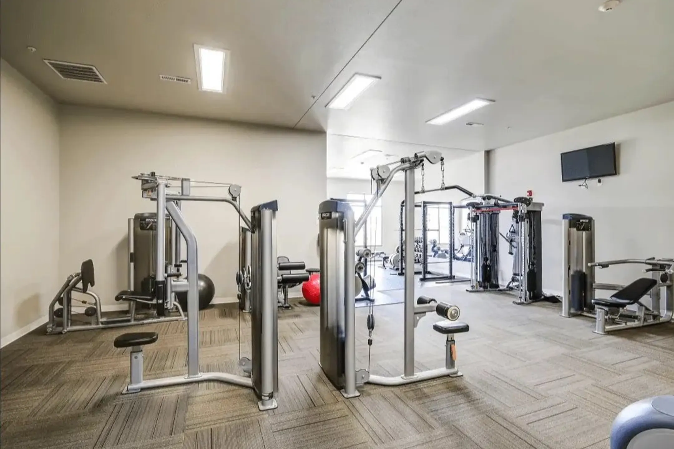 Fitness Weight Room - North Highlands Luxury Apartments - Minot, ND