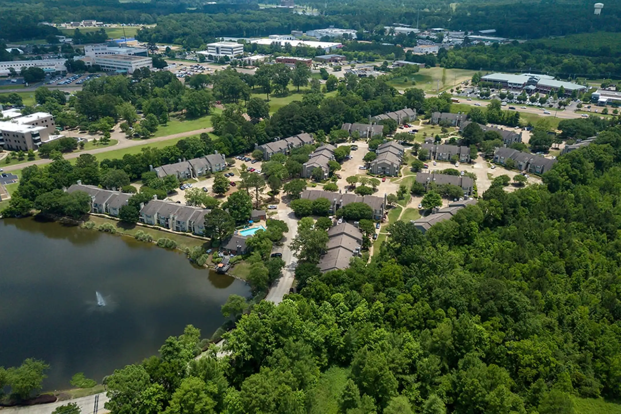 Reflection Pointe 2945 Layfair Dr Flowood, MS Apartments for Rent