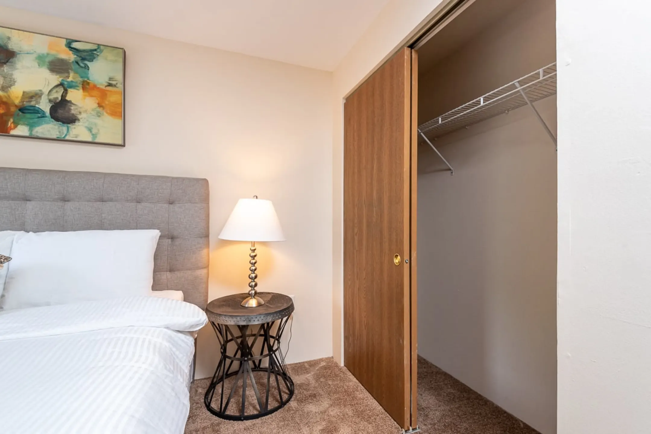 Carlton Oaks Apartments Salem, NH 03079