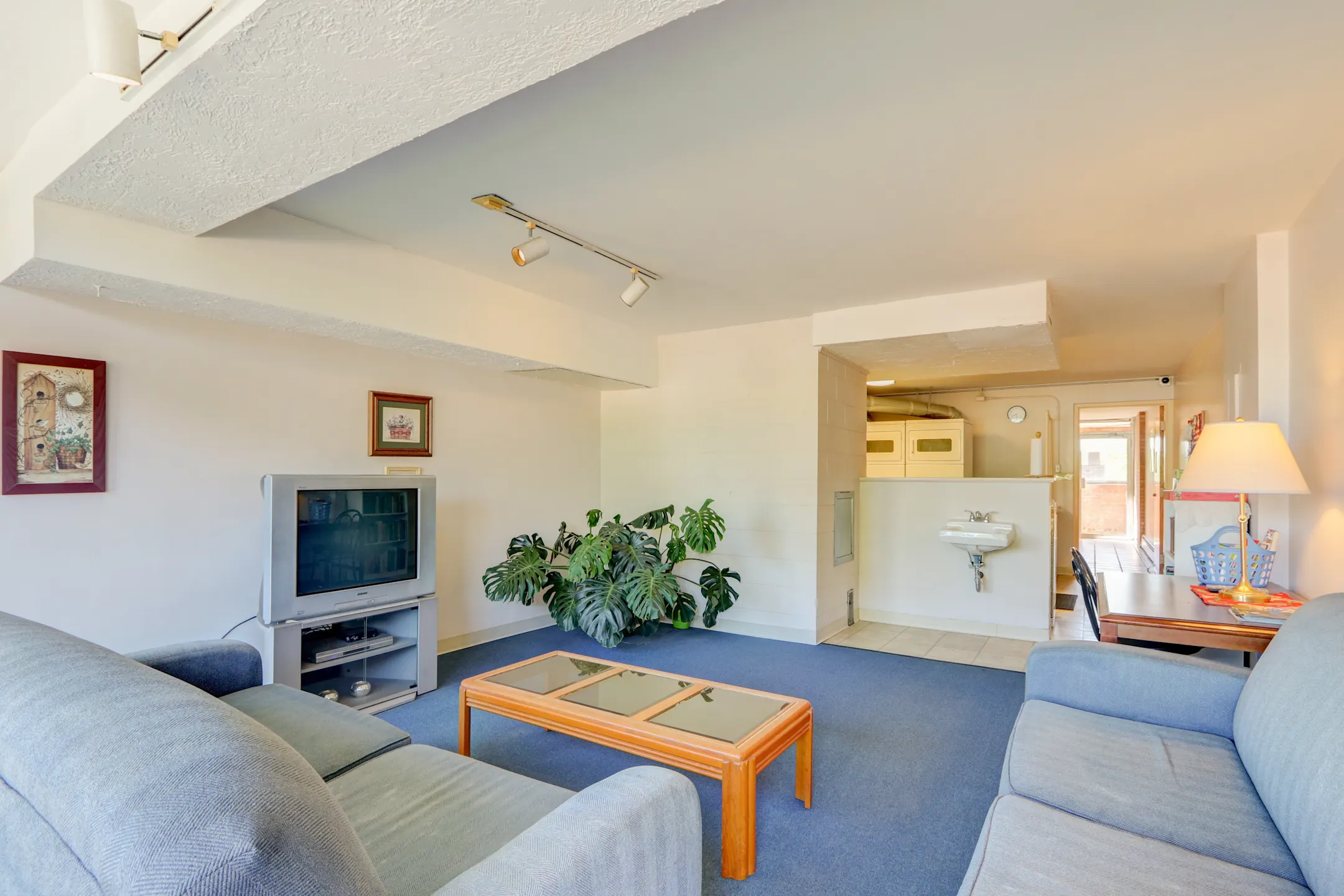 Living Room - The Apartments on 2nd Street - Cuyahoga Falls, OH