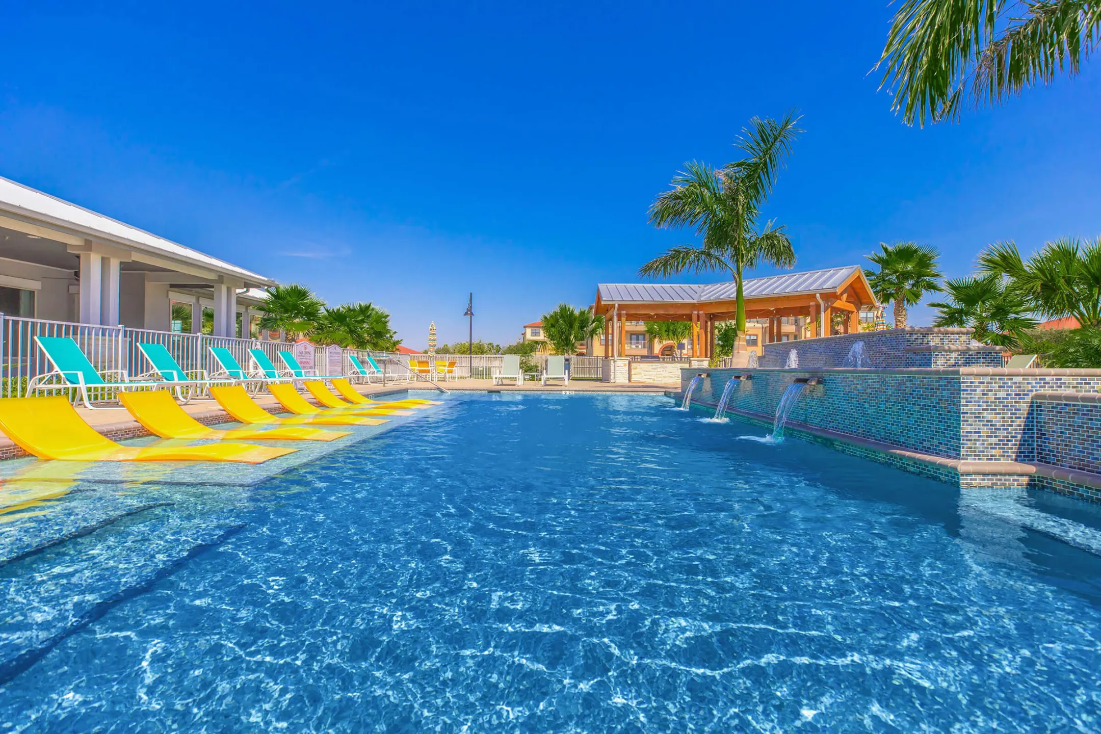 Royal Vista 5348 South Sugar Road Edinburg, TX Apartments for Rent