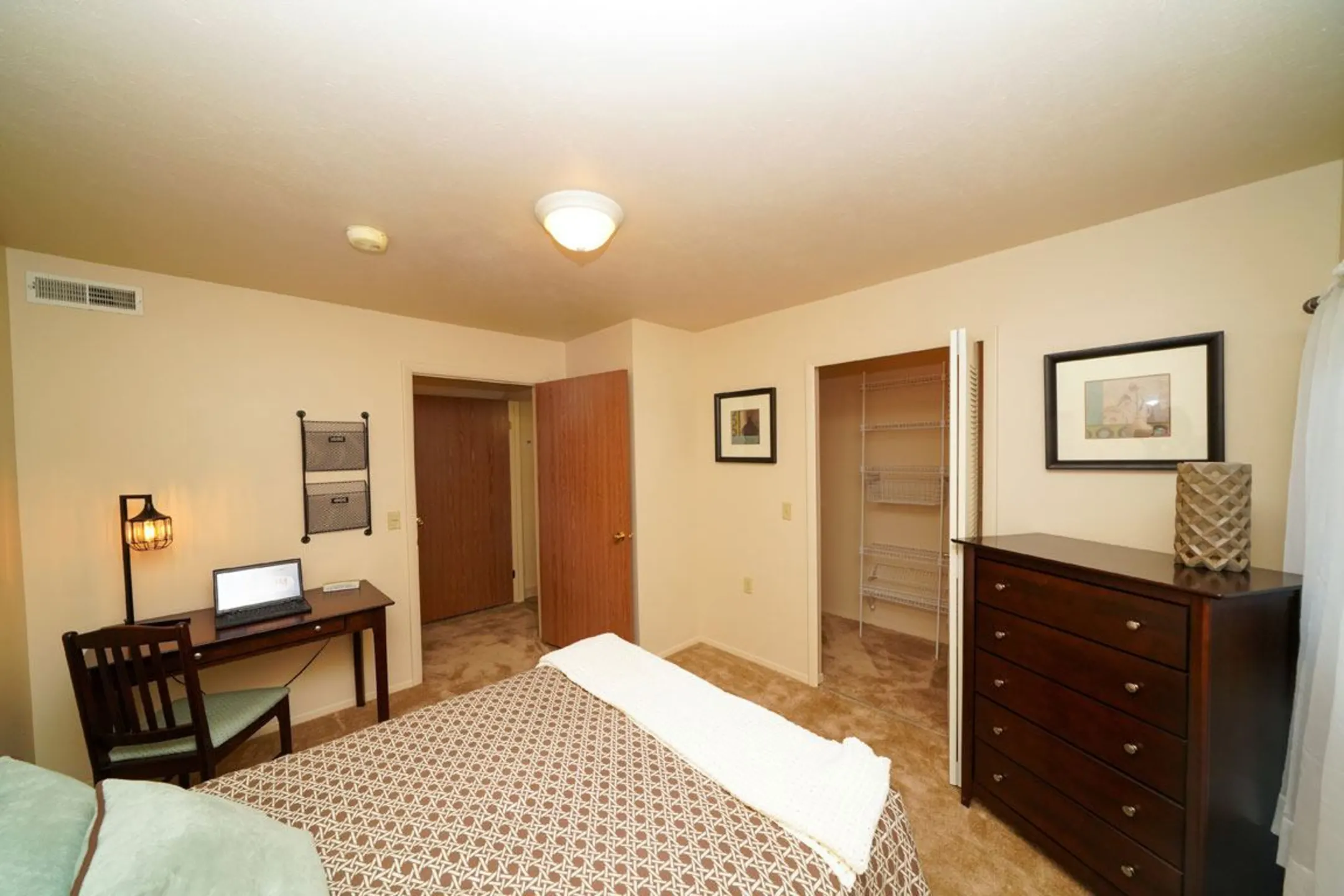Bedroom - Foxwood Apartments & The Hermitage Townhomes - Portage, MI