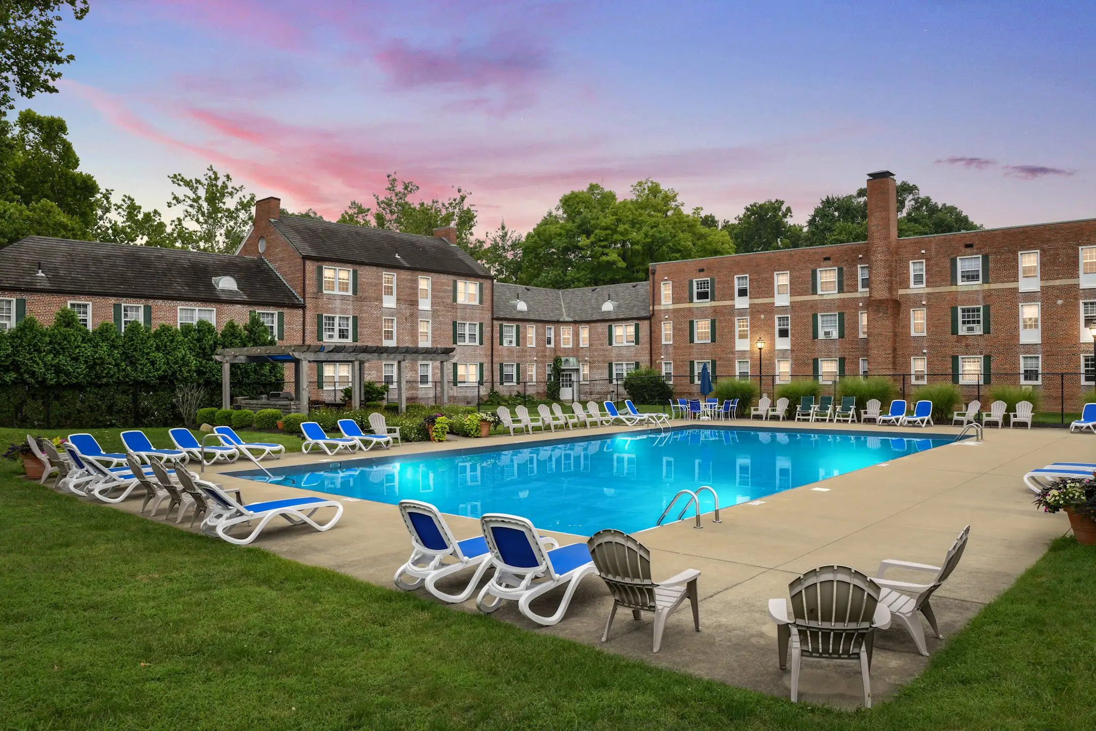 Olentangy Village 2907 N High St Columbus, OH Apartments for Rent