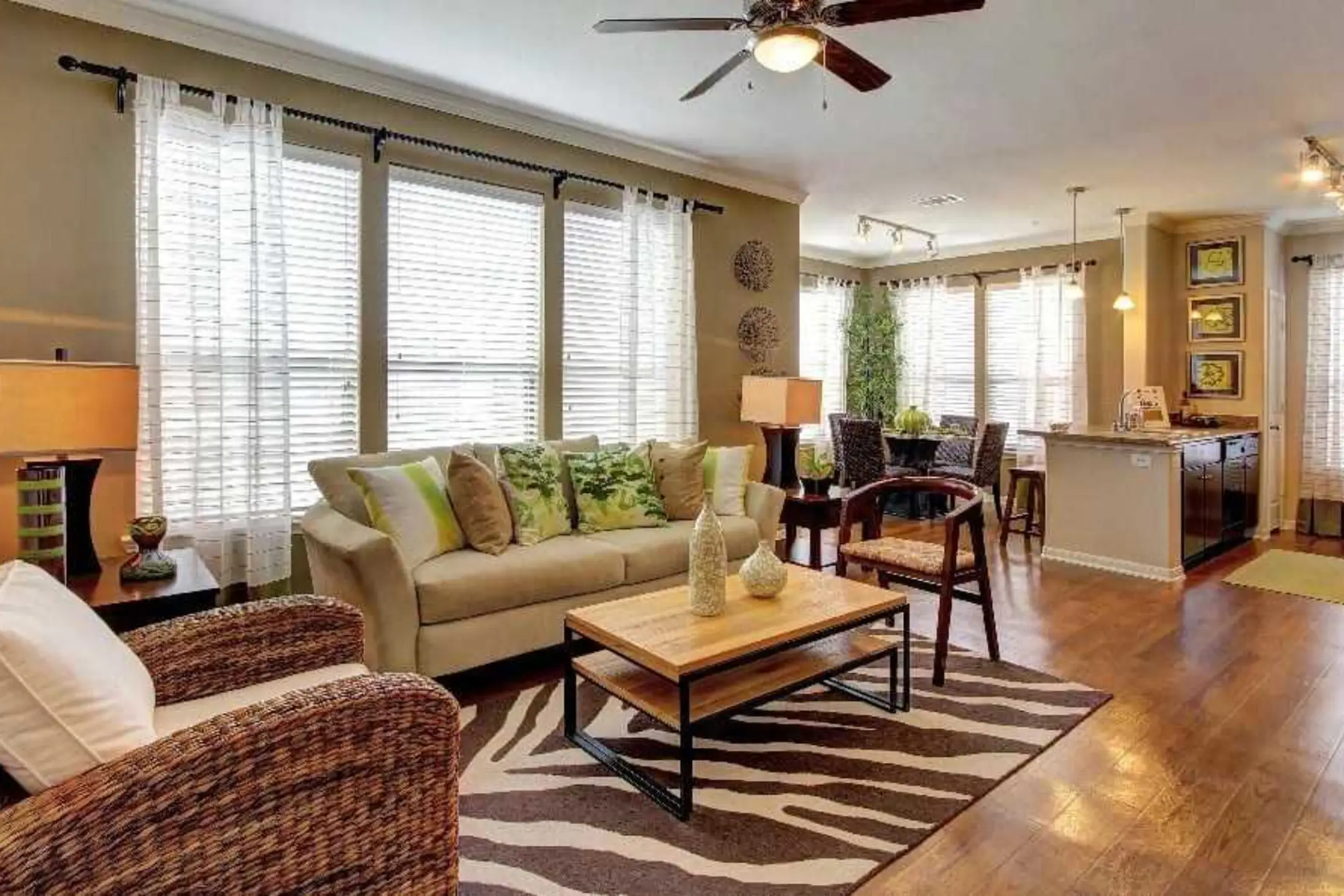 Living Room - 77478 Luxury Properties - Sugar Land, TX