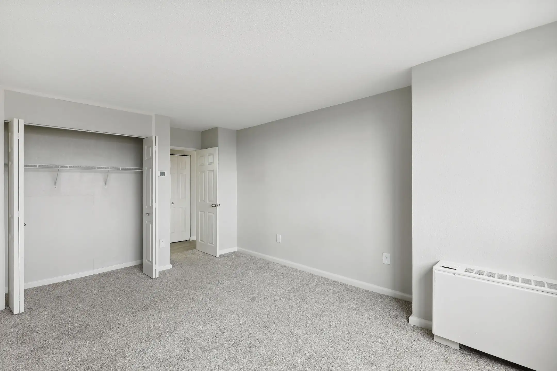 Hague Towers 330 W Brambleton Ave Norfolk, VA Apartments for Rent