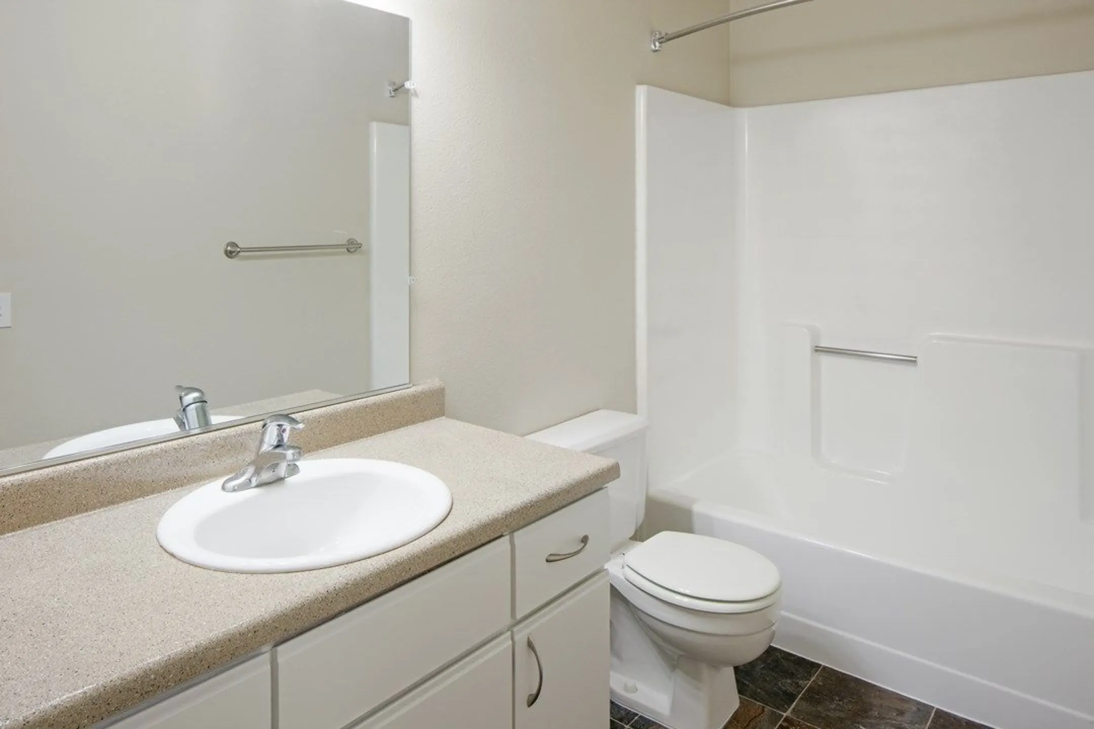 Hunters Run Apartments - Beaverton, OR 97006