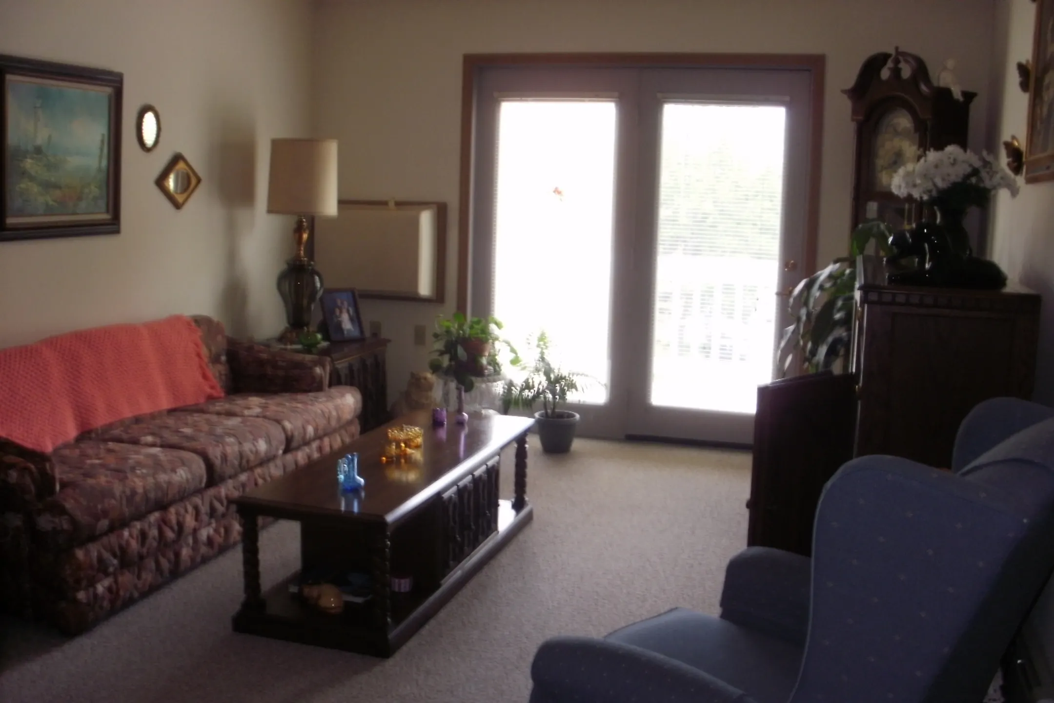Living Room - Parkside Village Senior Apartments - Delavan, WI