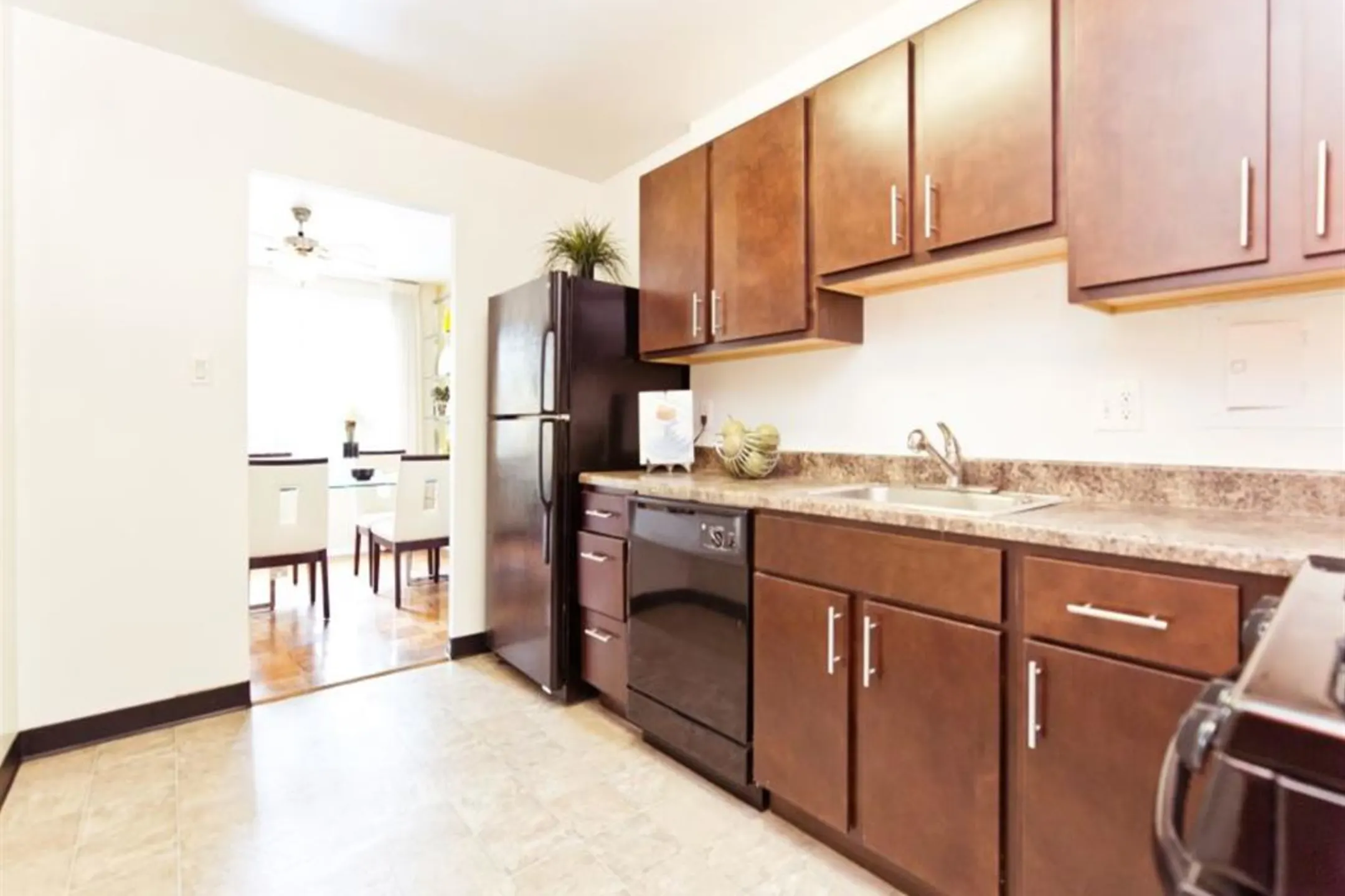 Kitchen - Serrano Apartments - Arlington, VA