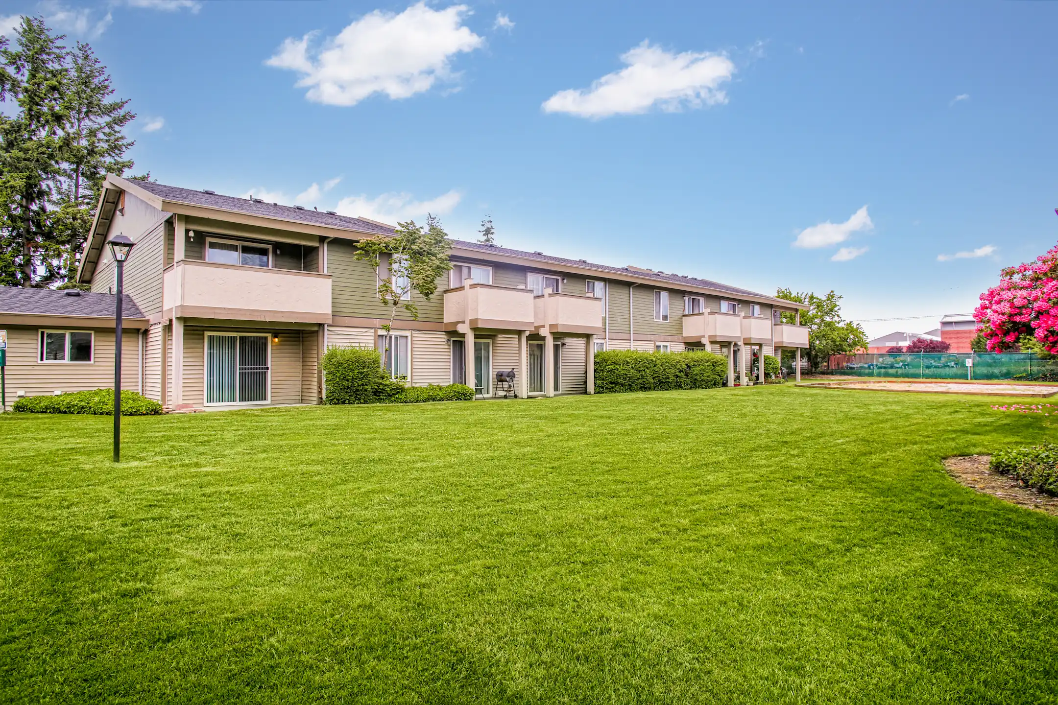 Building - Sundance Apartments - Lakewood, WA