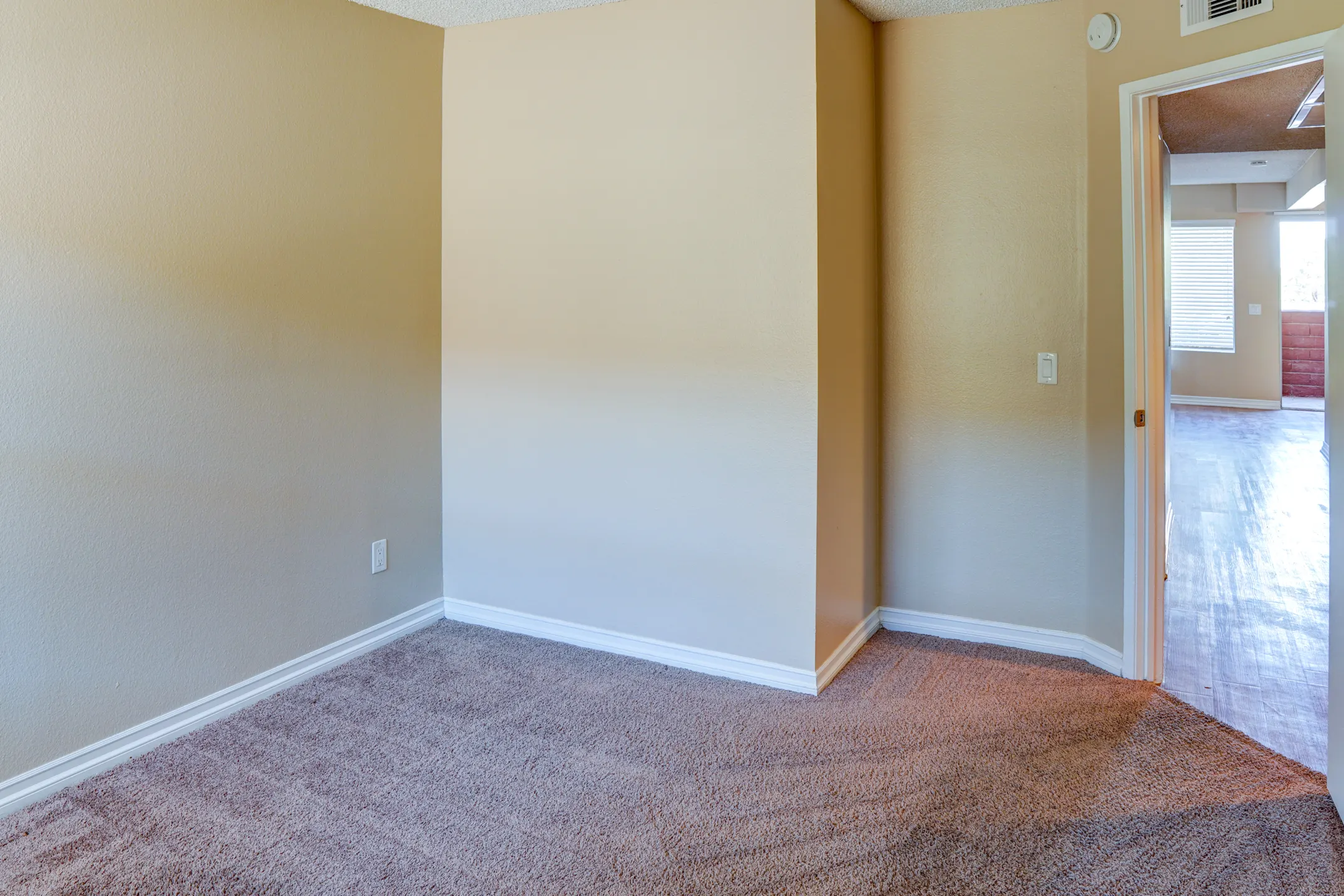 The Arches at Regional Center West 570 Knollview Ct Palmdale, CA