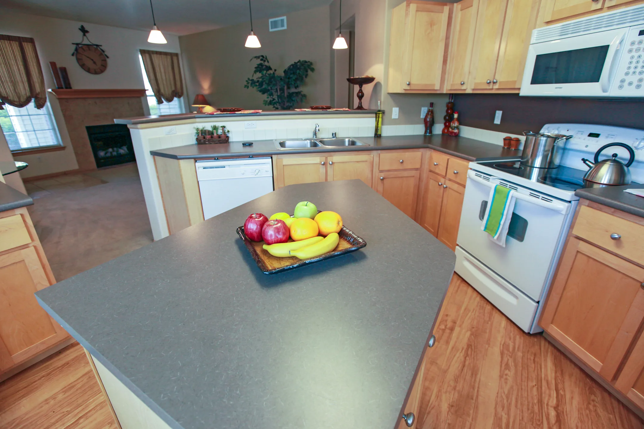 Kitchen - Villas At Meadow Springs - Richland, WA