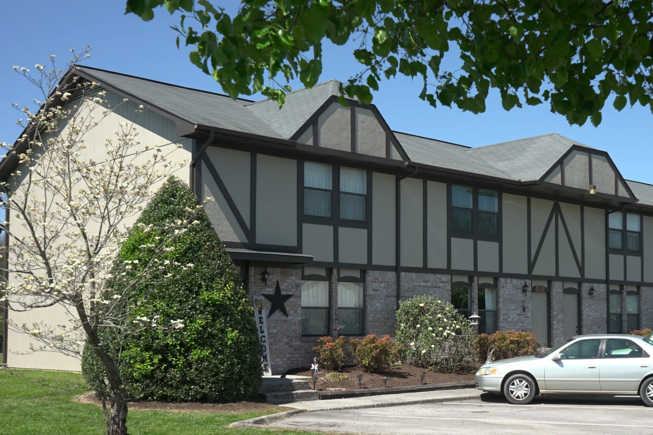 Carriage Trace Apartments 73 Carriage Court Clinton, TN for Rent