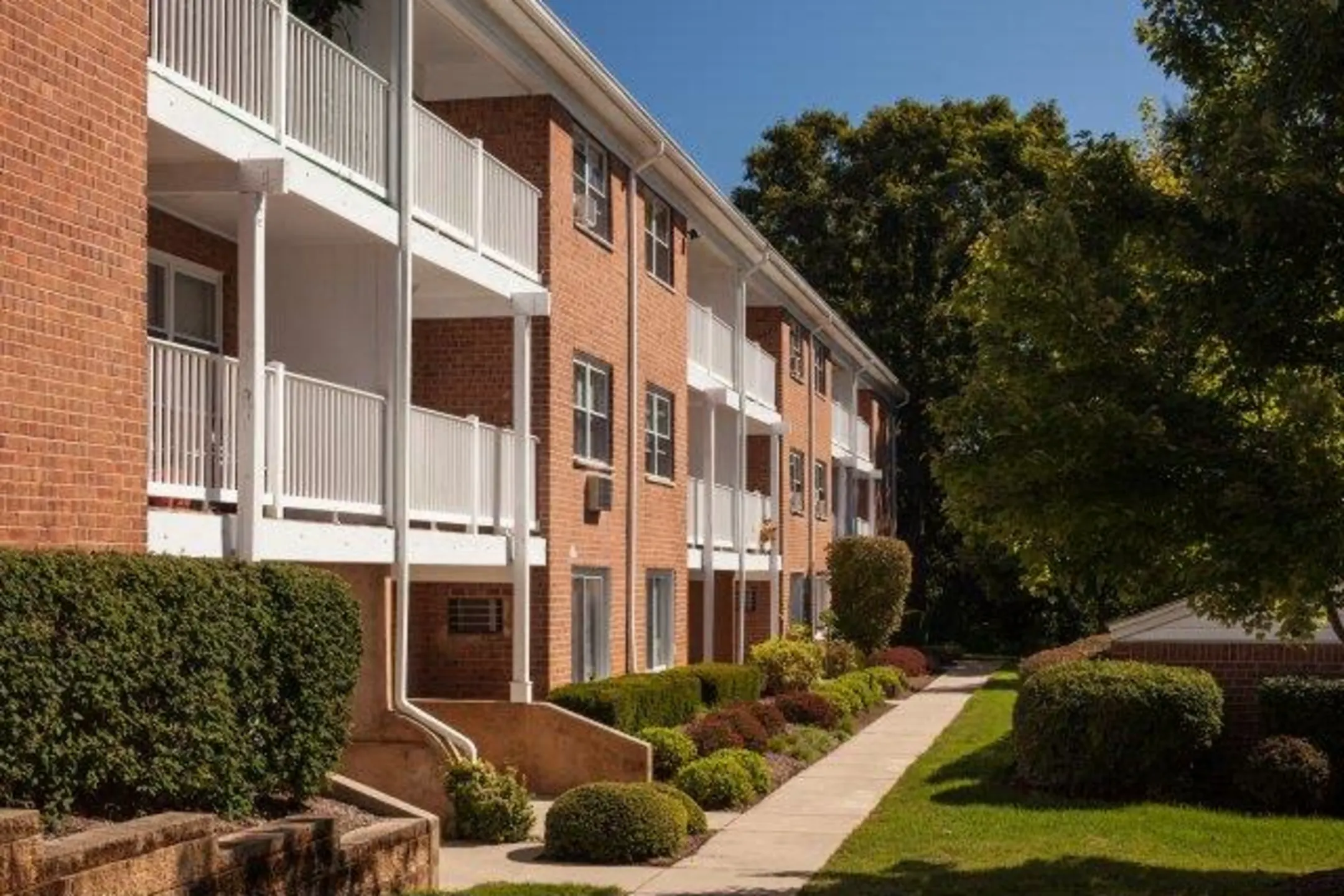 Crestview Apartments Apartments Parlin, NJ 08859