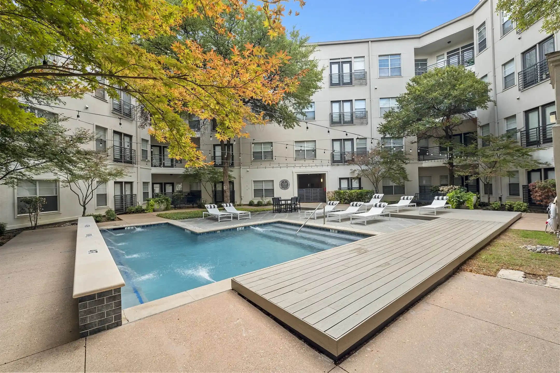 5 Mockingbird 5555 E Mockingbird Ln Dallas, TX Apartments for Rent
