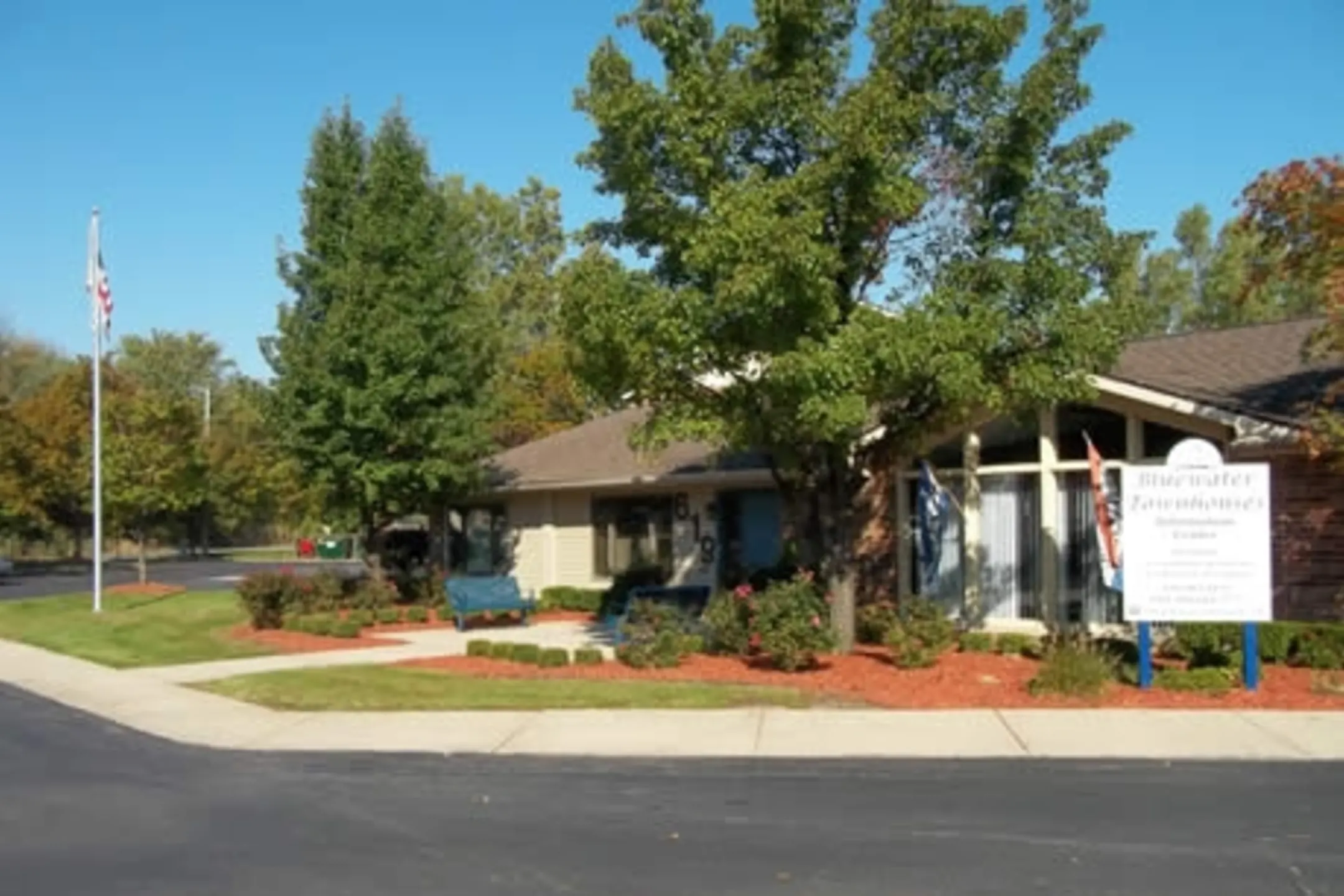 Bluewater Townhouses 619 Taylor St Port Huron, MI Apartments for