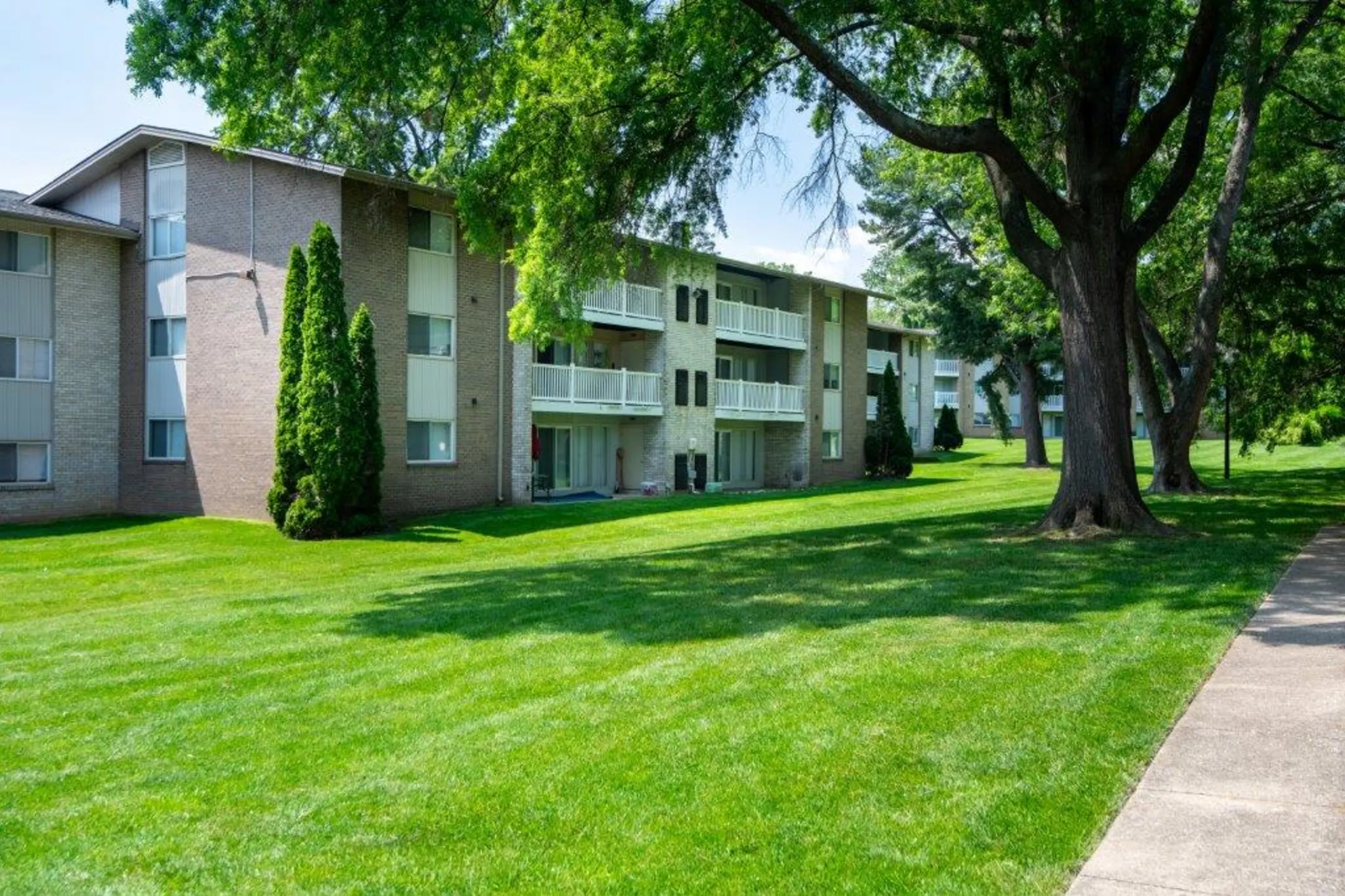 Briarwood Place Apartment Homes Apartments Laurel, MD 20708