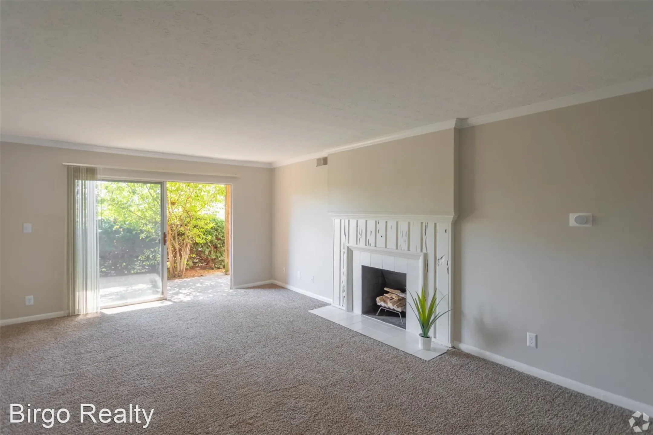 Living Room - Trails at Mariemont - Cincinnati, OH