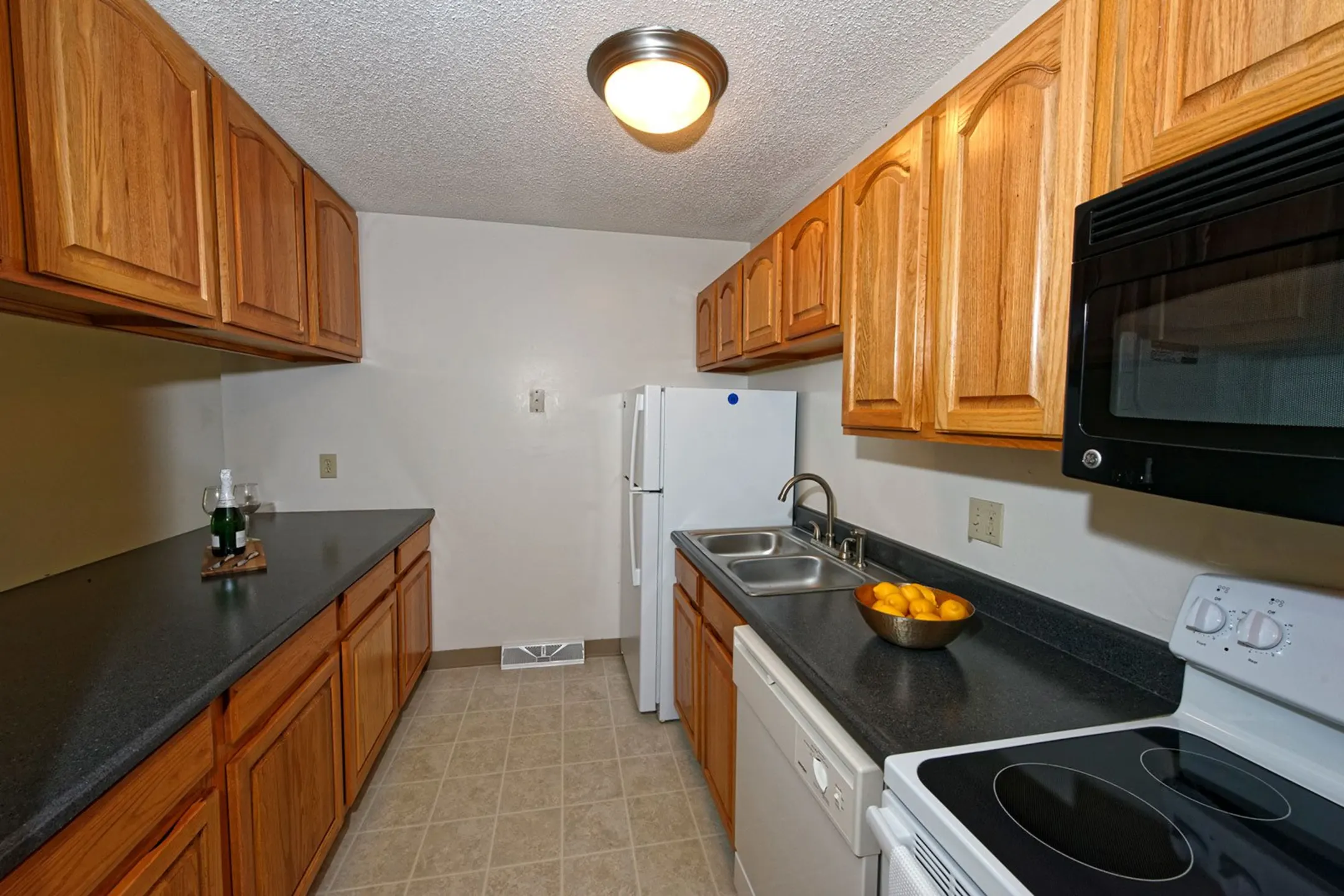 Woodgate Place 601 Cedar Cir Spencerport, NY Apartments for Rent