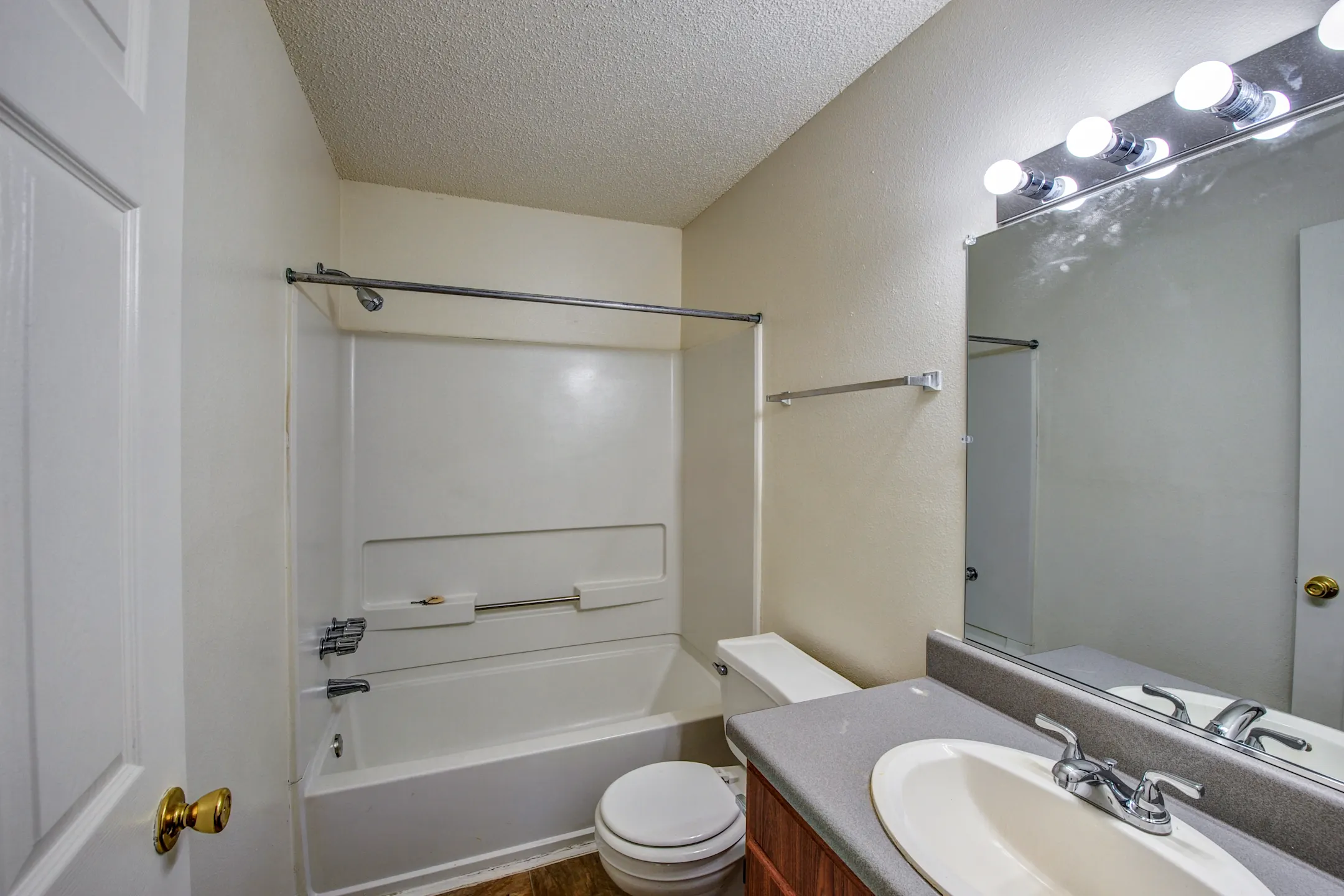 Wellington Place Apartments Sandston, VA 23150