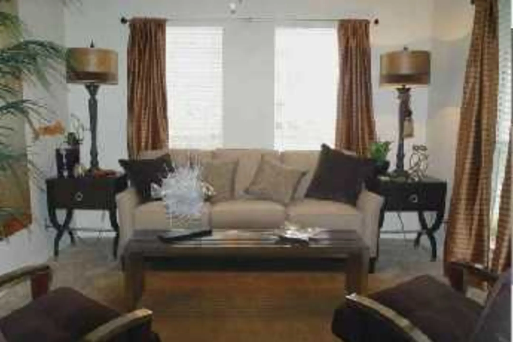 Living Room - Tallow Wood Apartments - Bossier City, LA